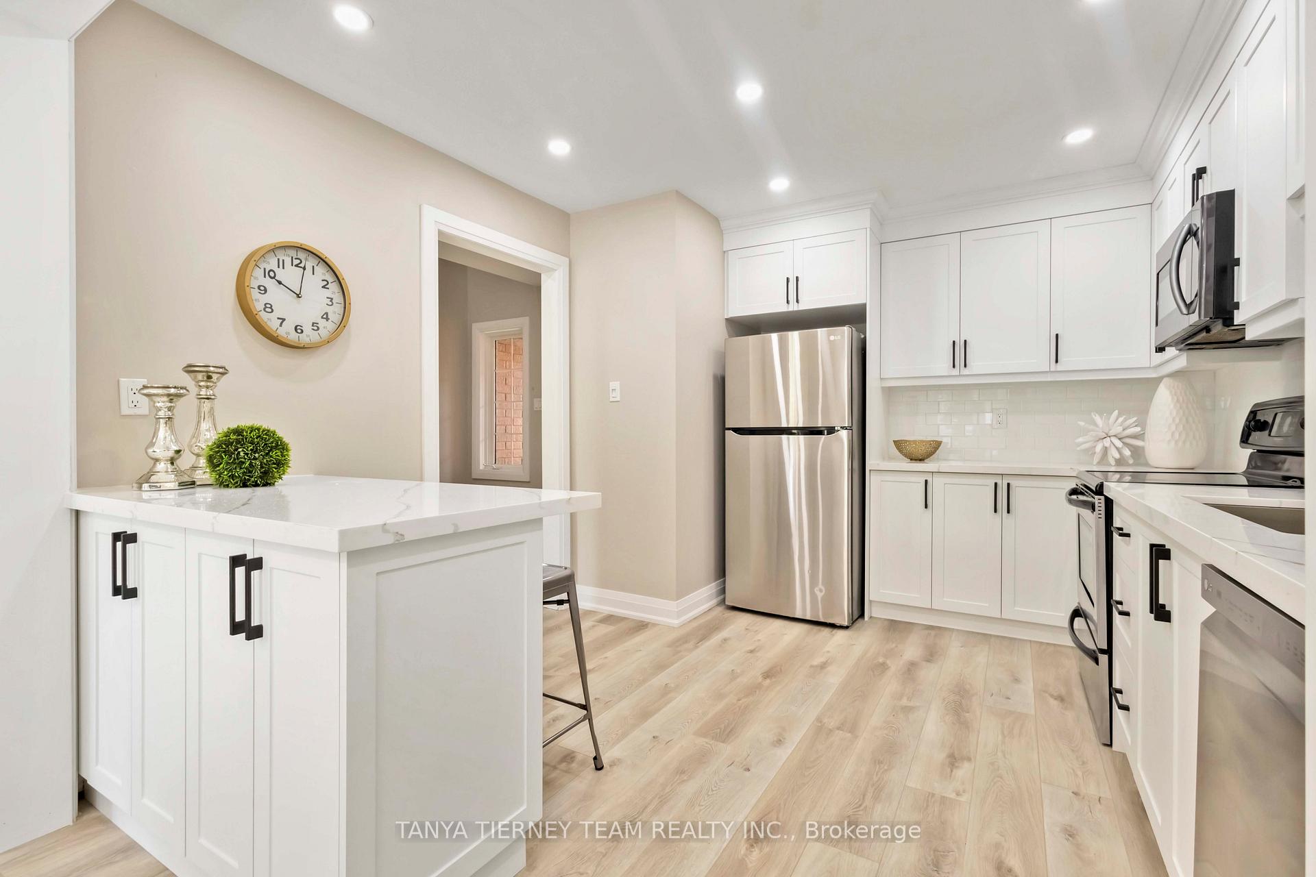 Photo 13 of 100 Zachary Place, Whitby, Brooklin — HOMEH