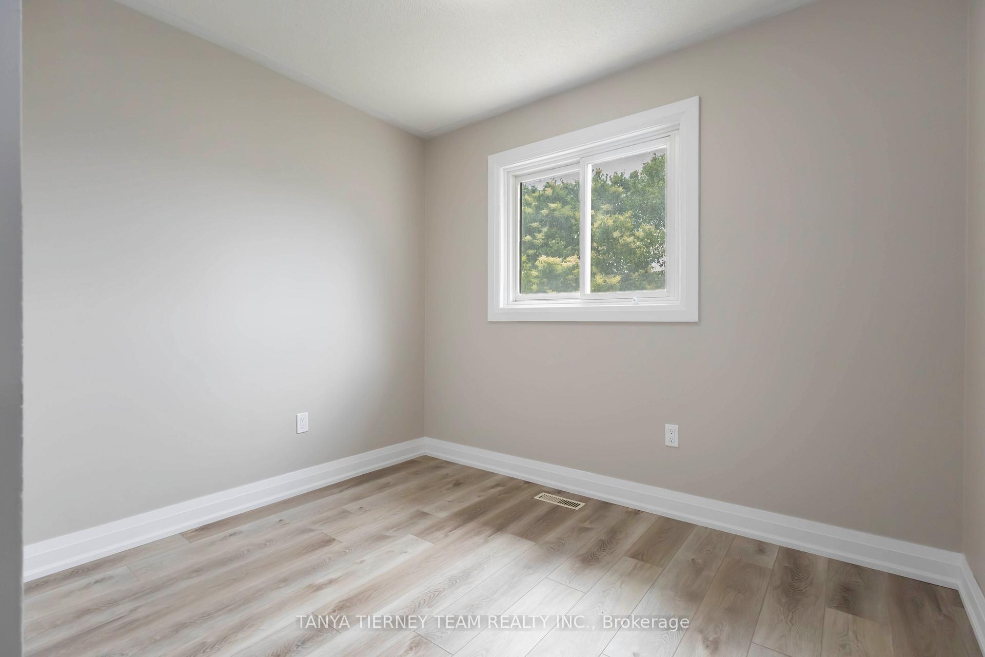 Photo 30 of 100 Zachary Place, Whitby, Brooklin — HOMEH