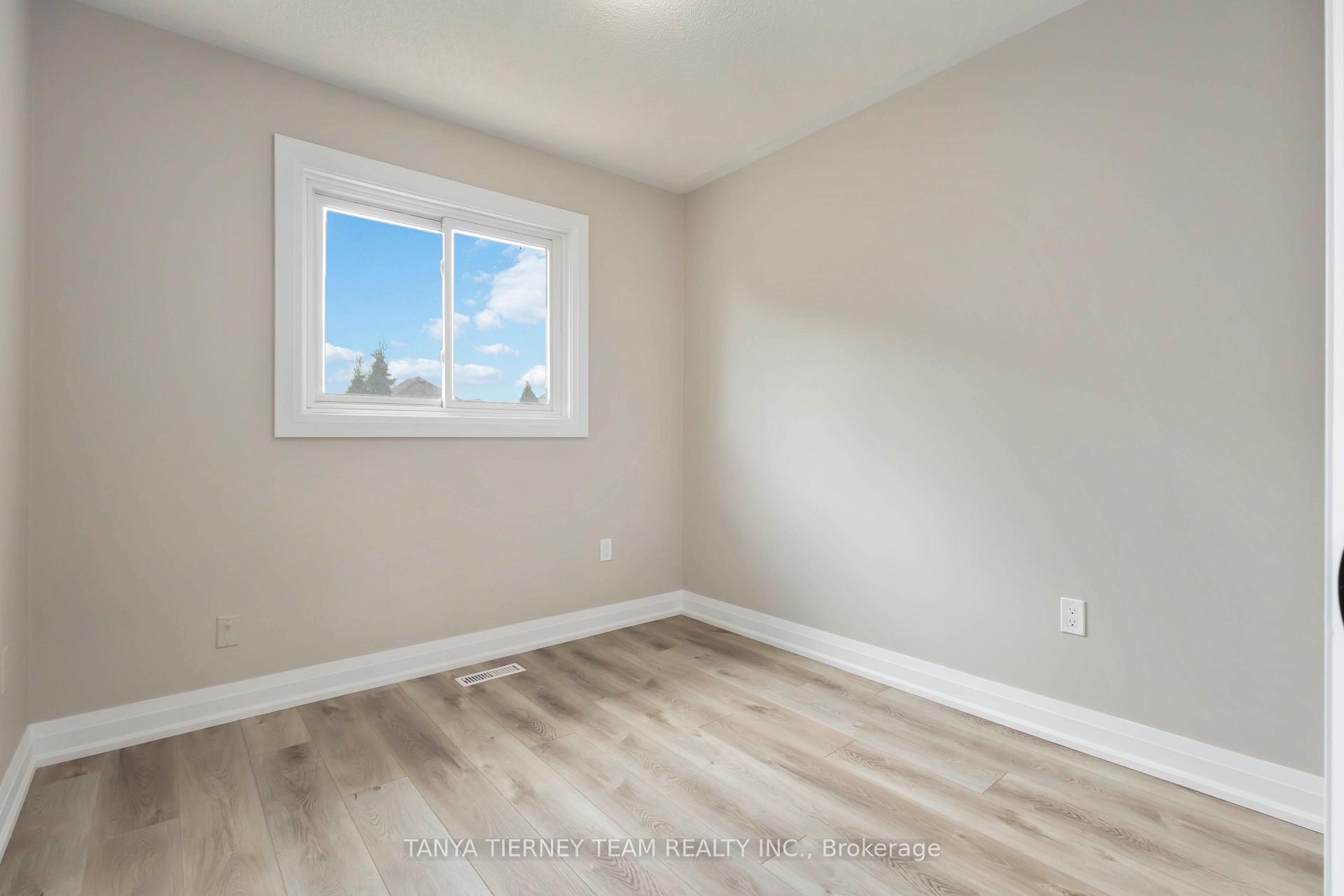Photo 32 of 100 Zachary Place, Whitby, Brooklin — HOMEH