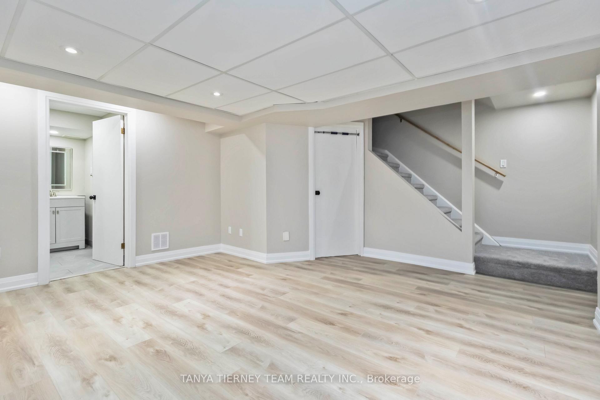 Photo 36 of 100 Zachary Place, Whitby, Brooklin — HOMEH