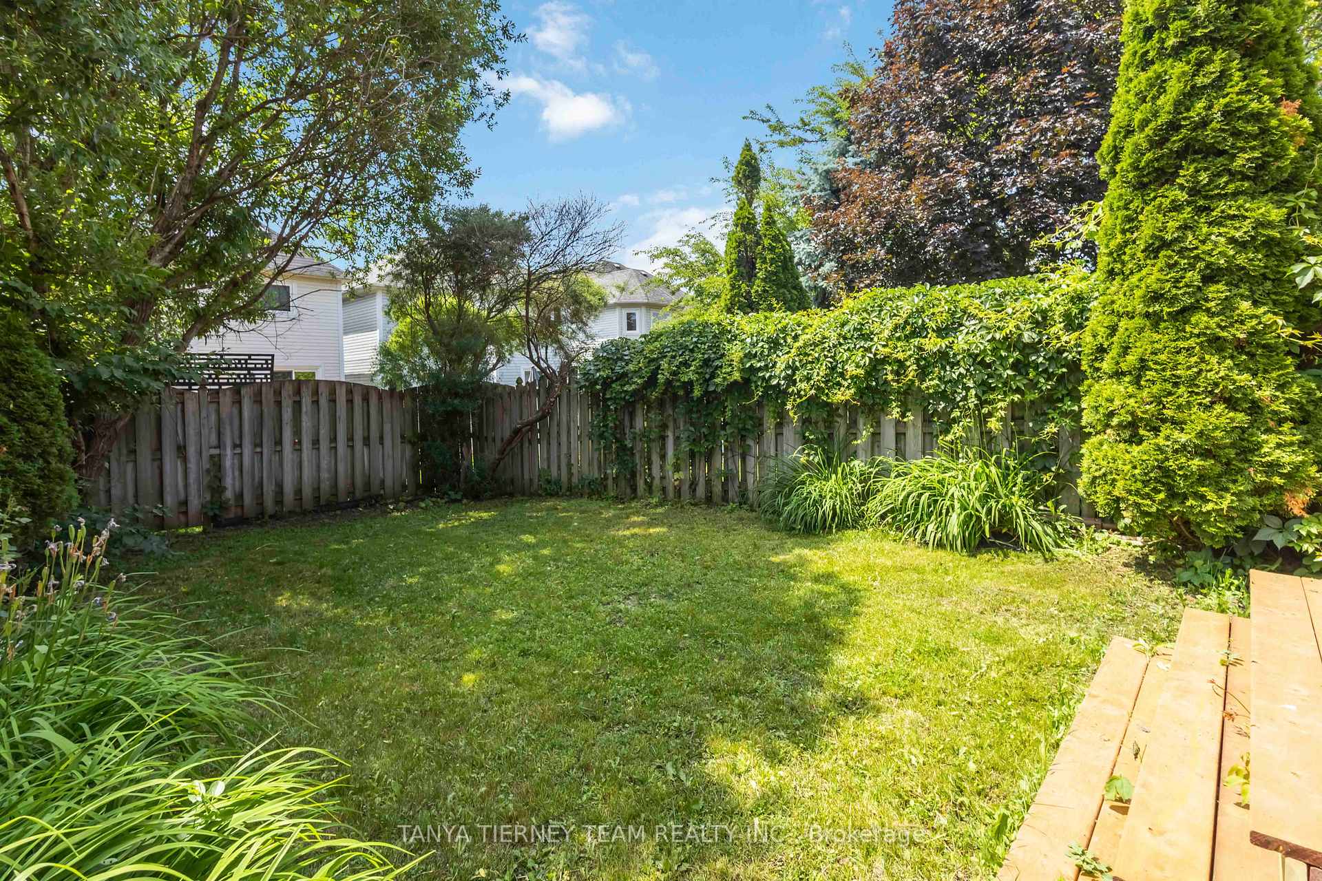Photo 41 of 100 Zachary Place, Whitby, Brooklin — HOMEH