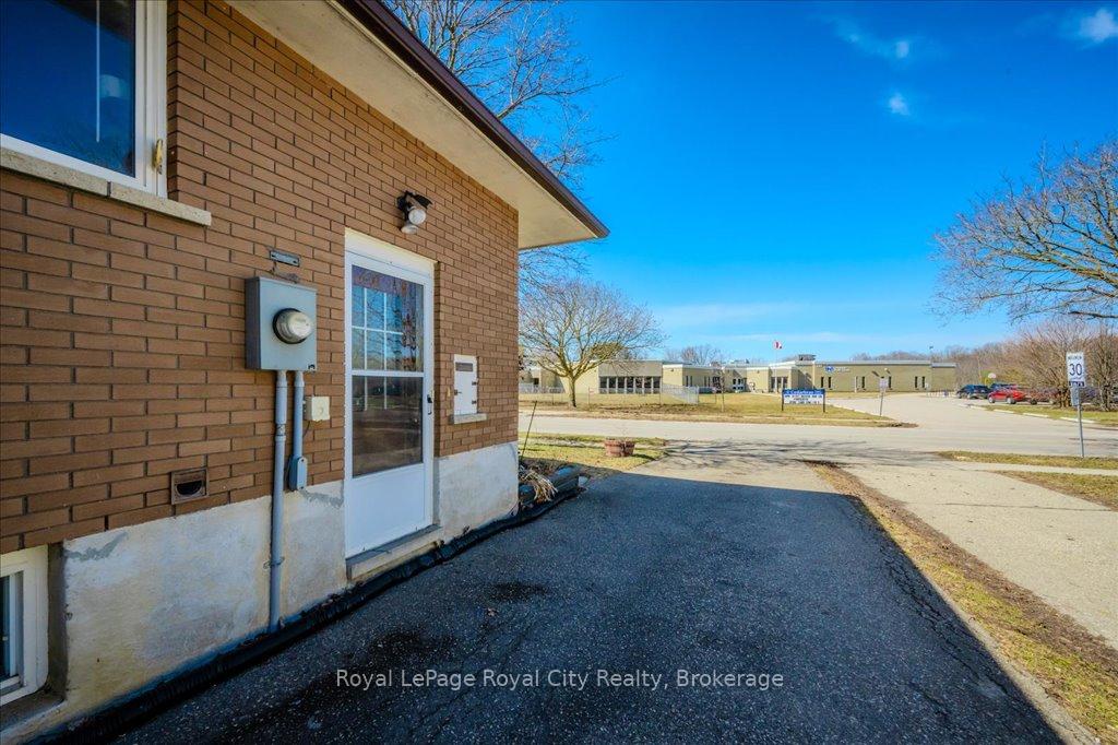 Photo 16 of 229A Cedarbrae Avenue, Waterloo, Lakeshore Village — HOMEH