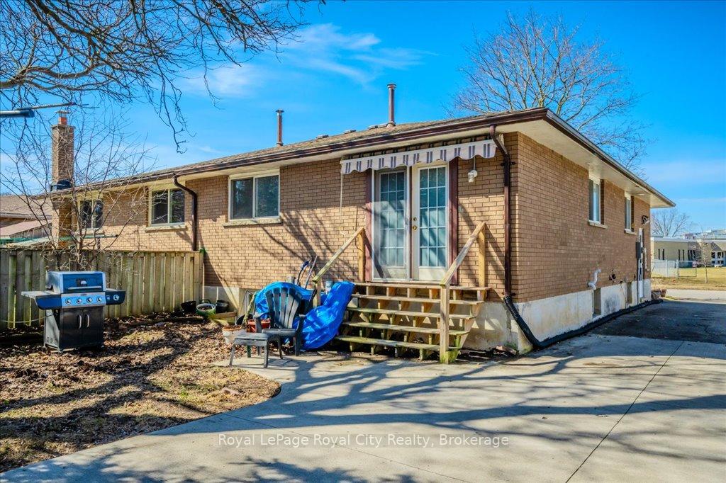 Photo 30 of 229A Cedarbrae Avenue, Waterloo, Lakeshore Village — HOMEH