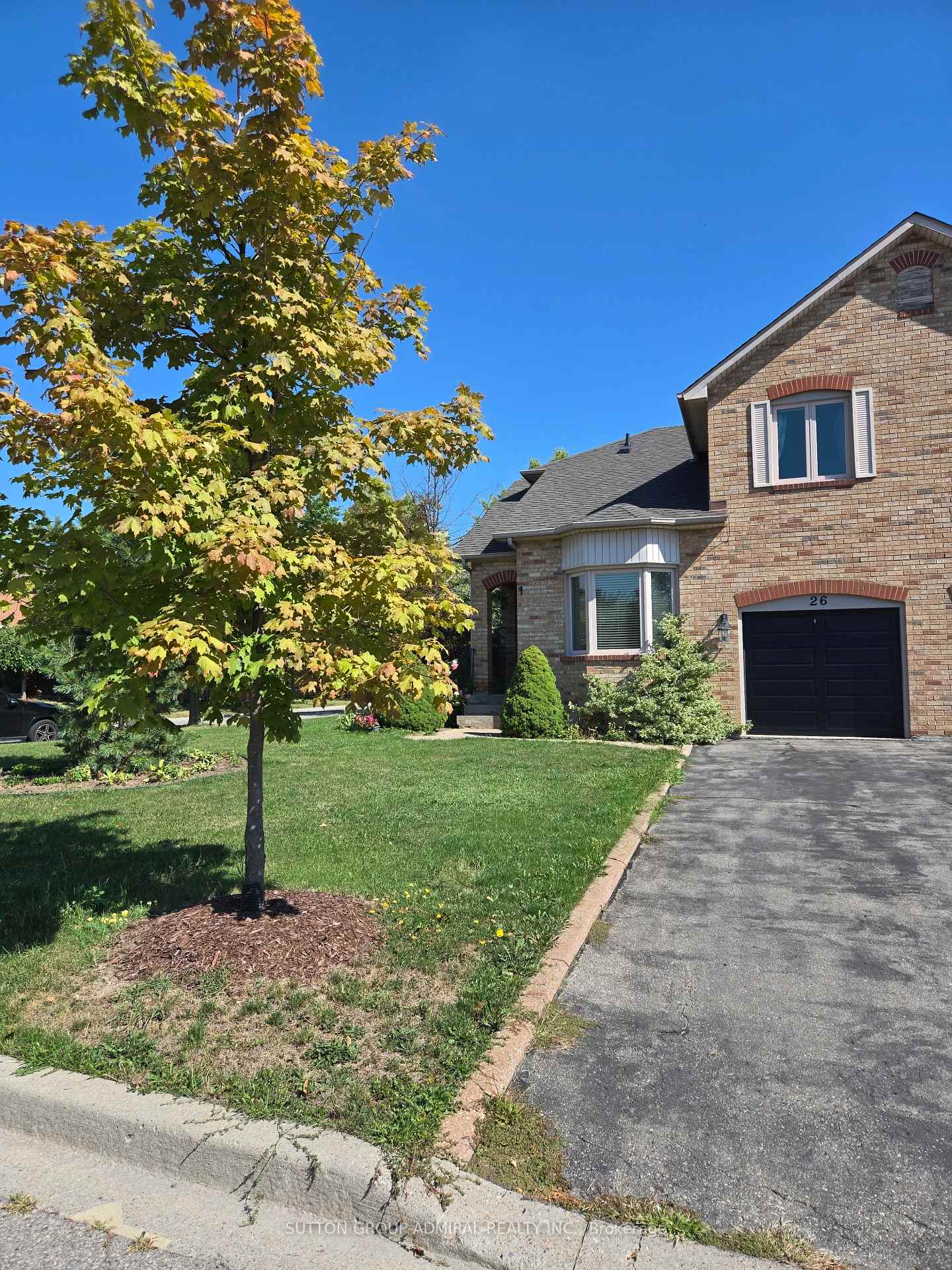 Photo 3 of 26 Carron Avenue, Vaughan, Maple — HOMEH