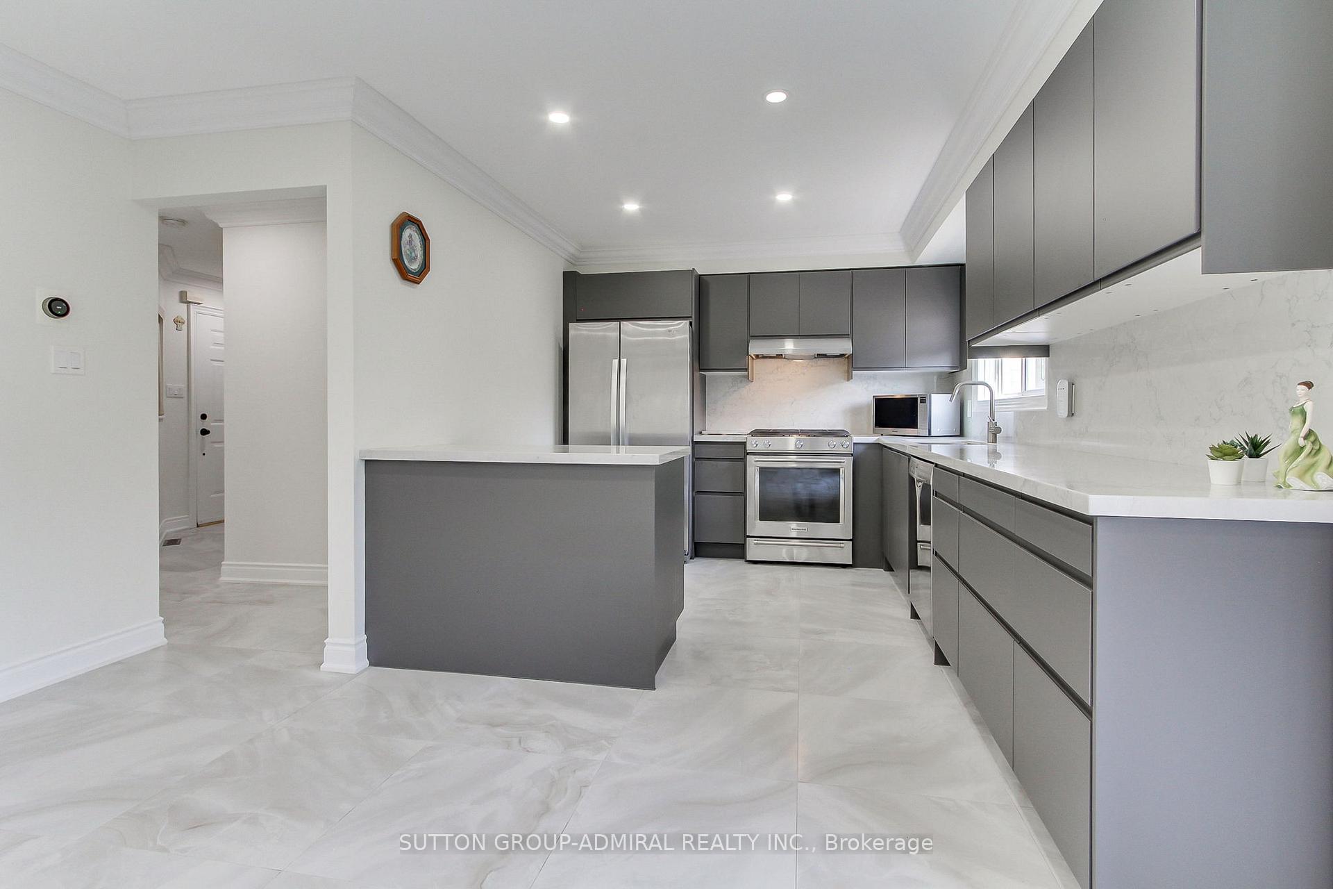 Photo 11 of 26 Carron Avenue, Vaughan, Maple — HOMEH