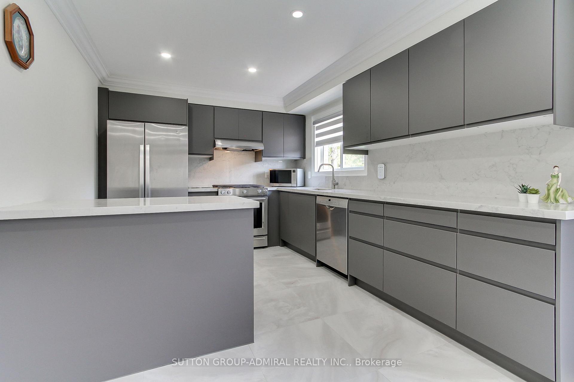 Photo 12 of 26 Carron Avenue, Vaughan, Maple — HOMEH