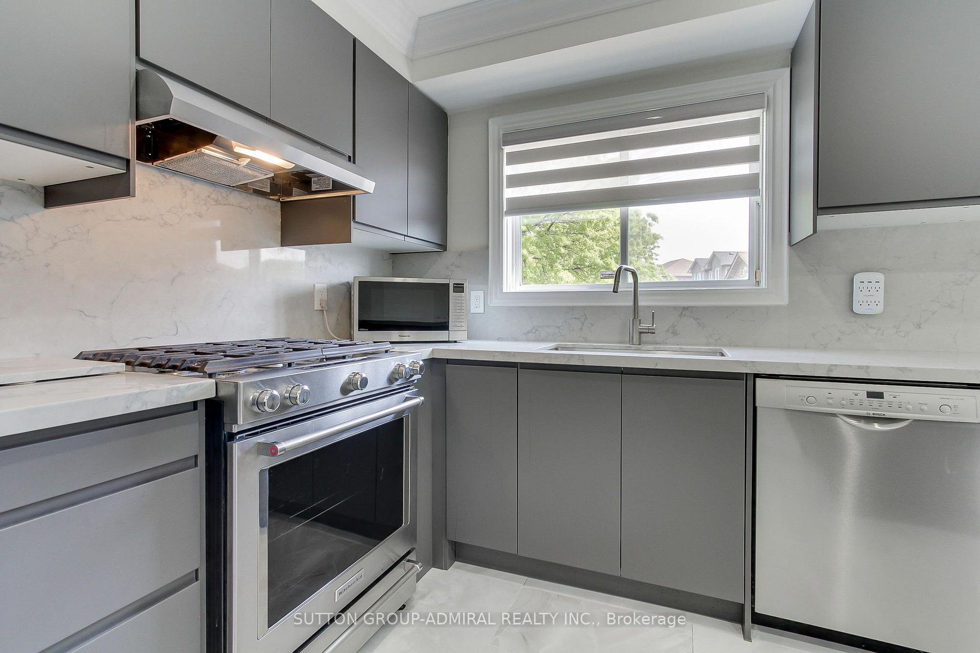 Photo 14 of 26 Carron Avenue, Vaughan, Maple — HOMEH