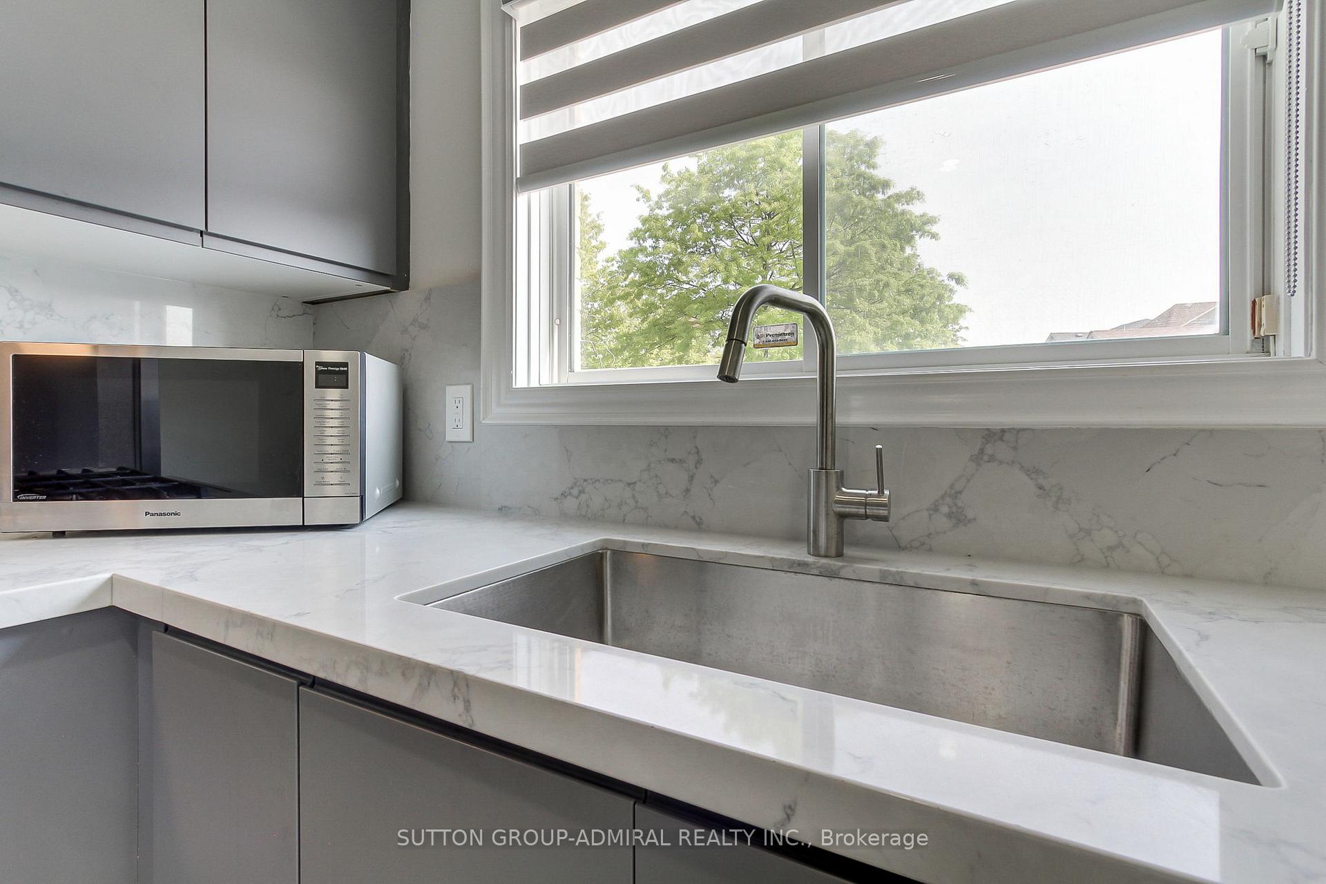 Photo 15 of 26 Carron Avenue, Vaughan, Maple — HOMEH