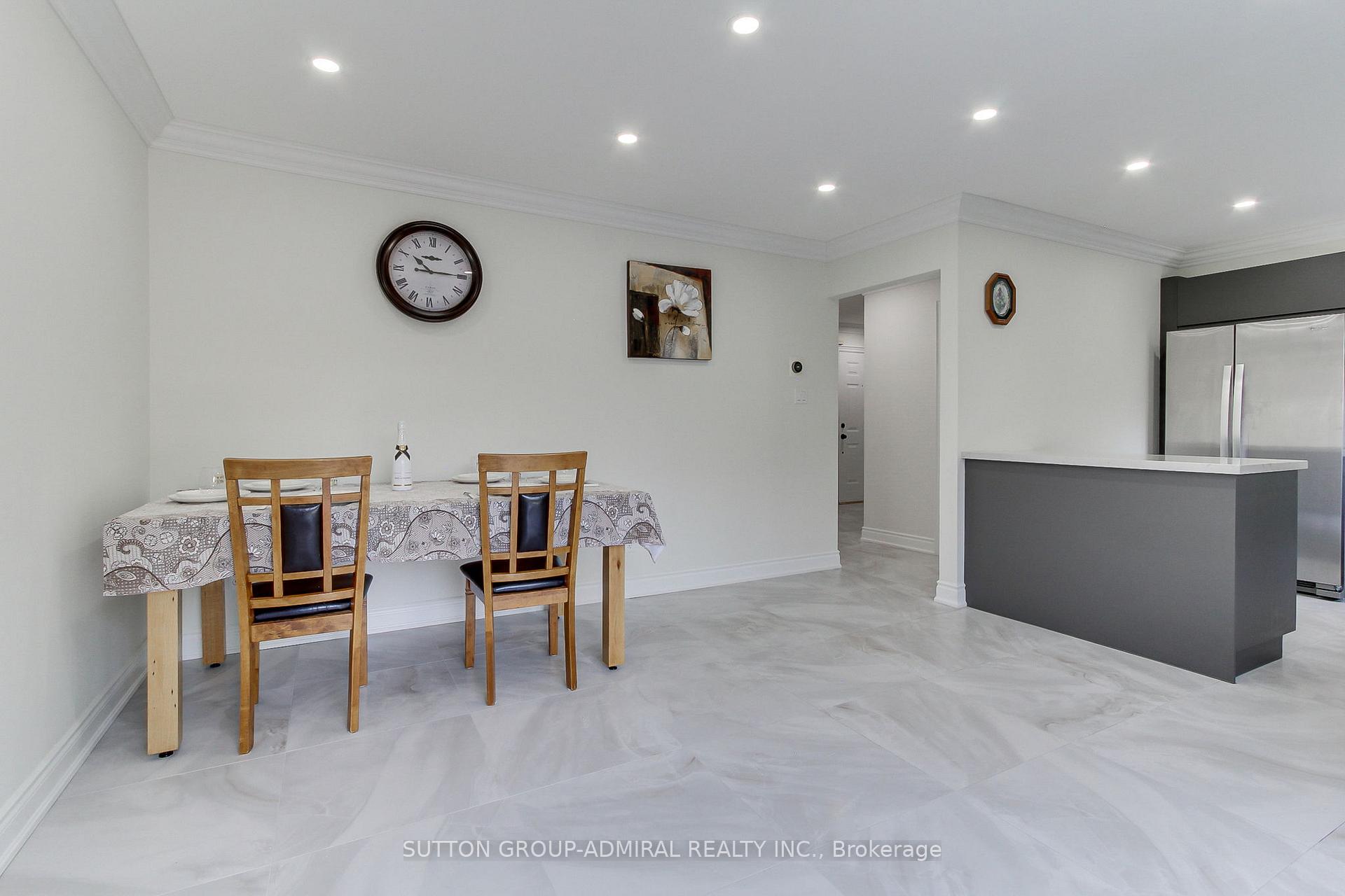 Photo 17 of 26 Carron Avenue, Vaughan, Maple — HOMEH