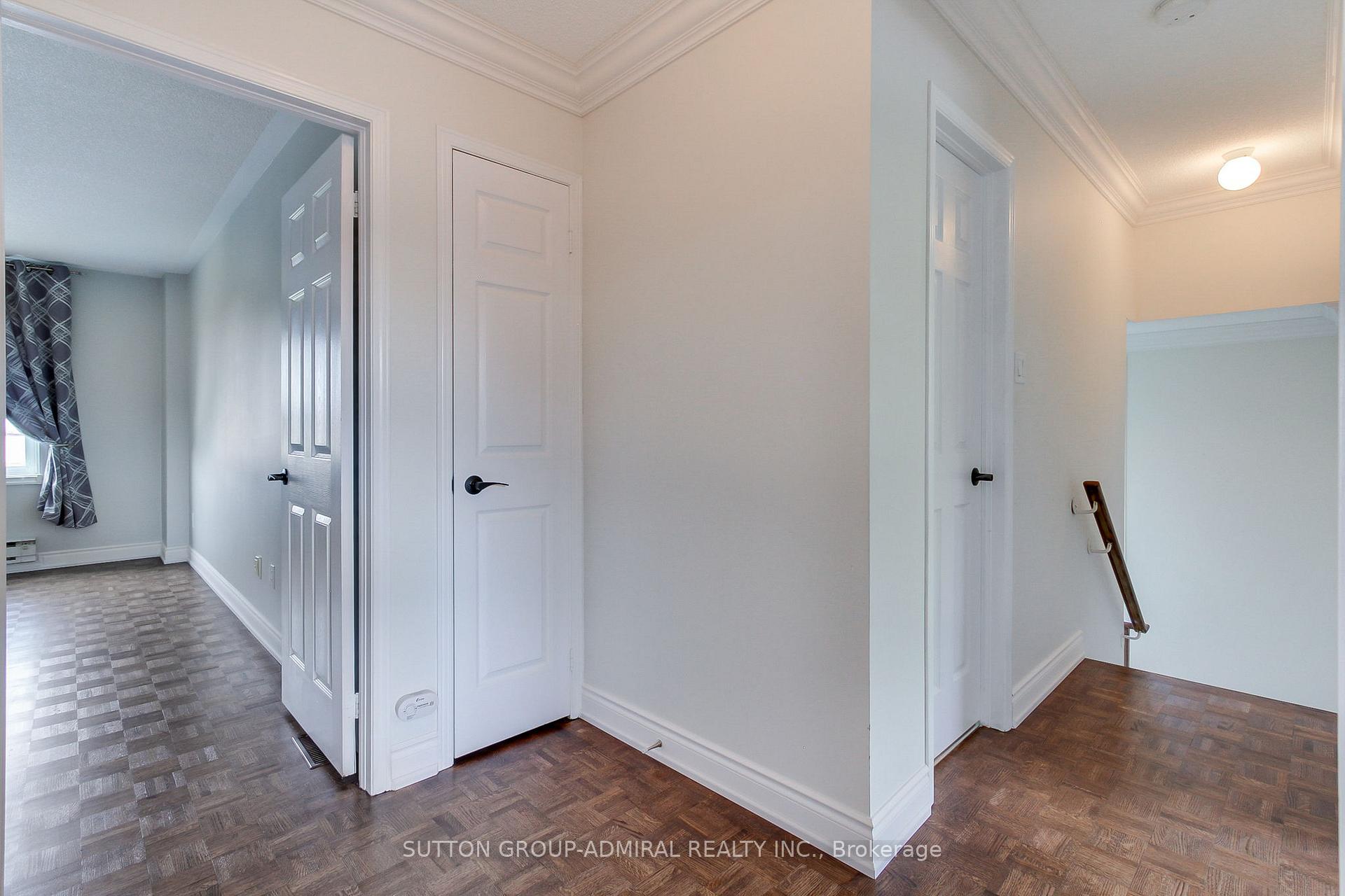 Photo 21 of 26 Carron Avenue, Vaughan, Maple — HOMEH