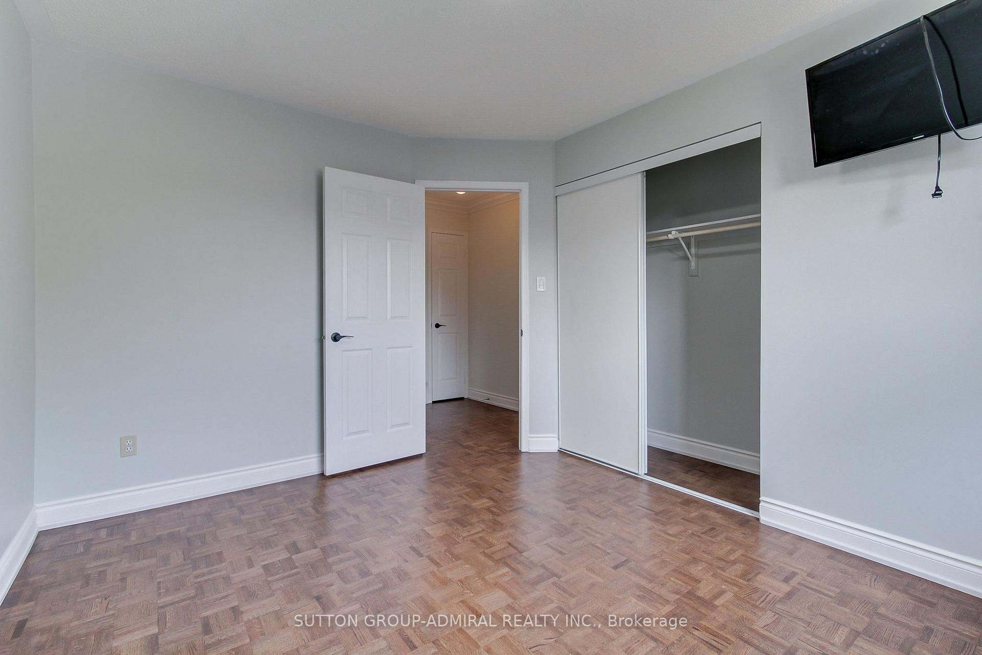 Photo 25 of 26 Carron Avenue, Vaughan, Maple — HOMEH