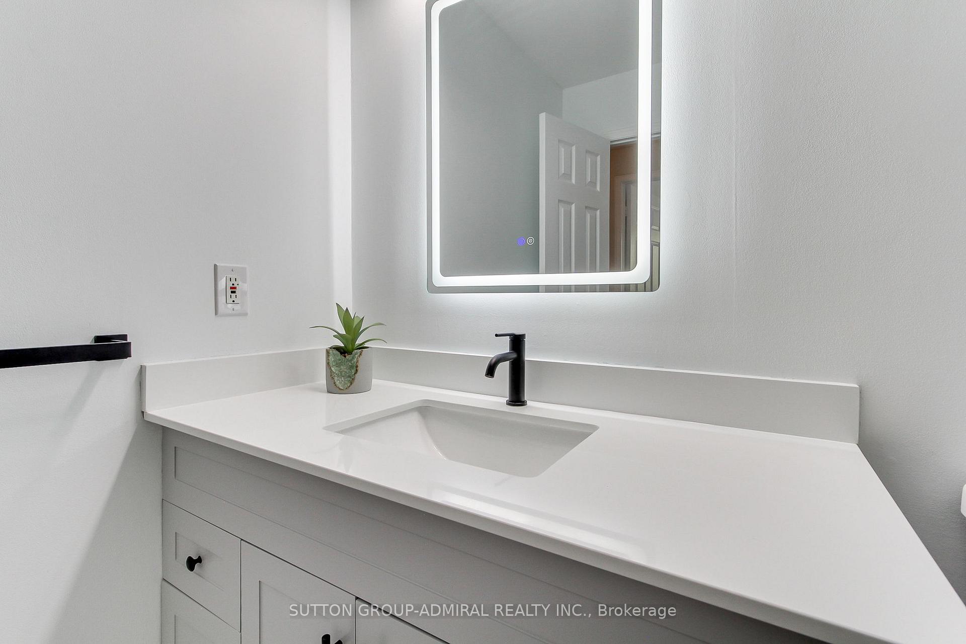 Photo 30 of 26 Carron Avenue, Vaughan, Maple — HOMEH