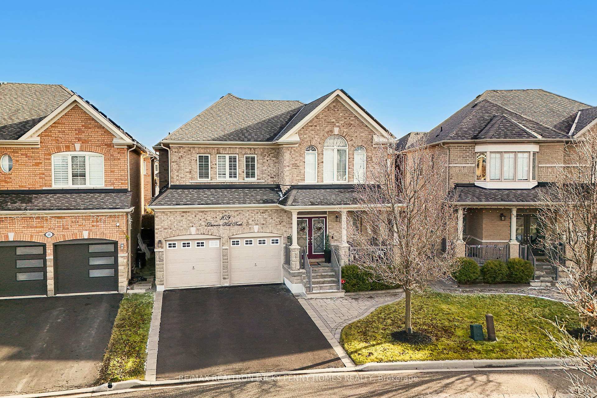 Photo 2 of 109 Darren Hill Trail, Markham, Greensborough — HOMEH