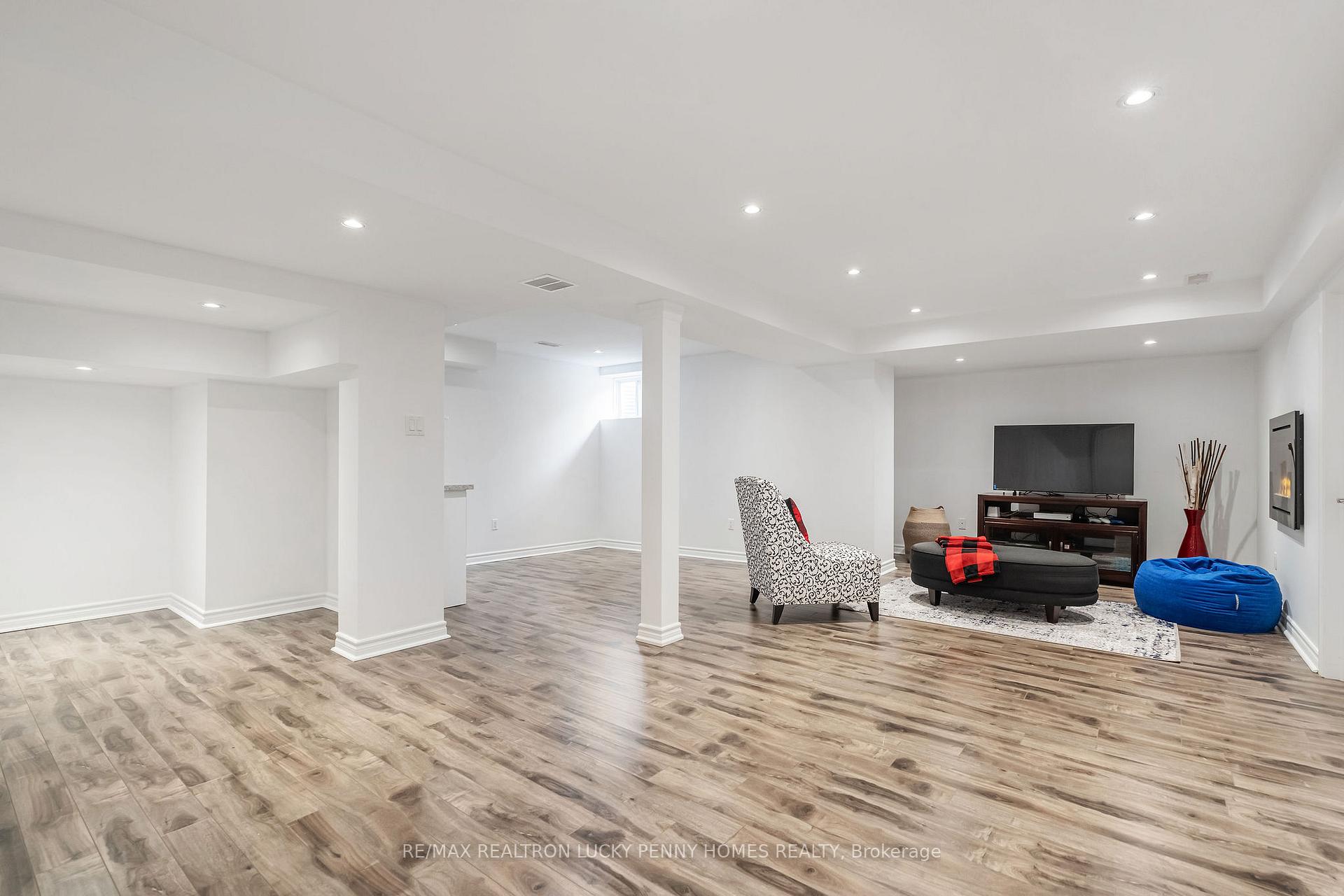 Photo 25 of 109 Darren Hill Trail, Markham, Greensborough — HOMEH