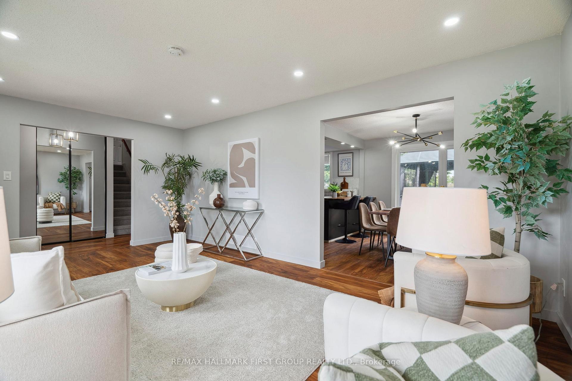 Photo 3 of 27 Evaleigh Court, Whitby, Blue Grass Meadows — HOMEH