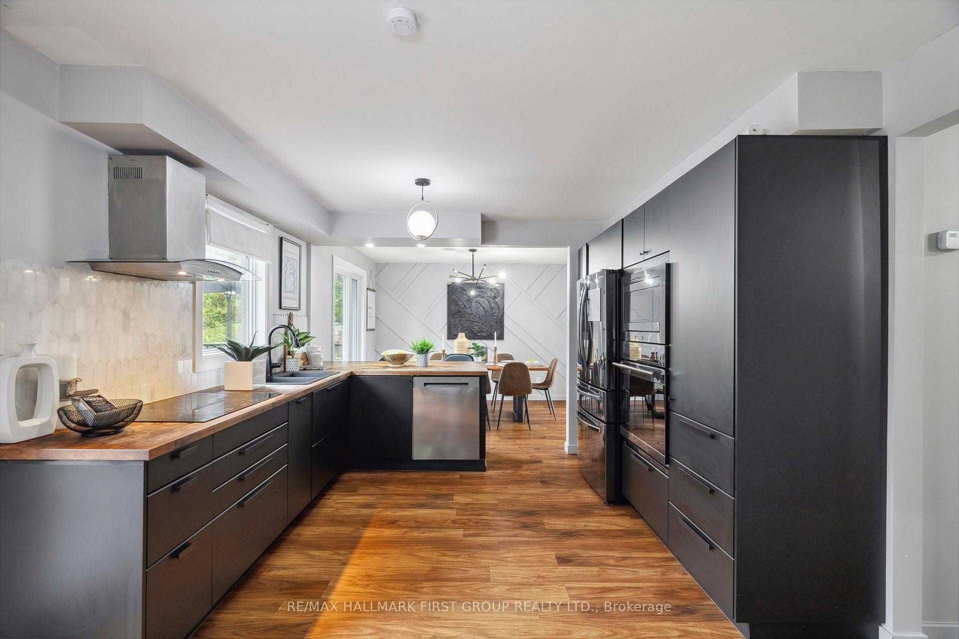 Photo 6 of 27 Evaleigh Court, Whitby, Blue Grass Meadows — HOMEH