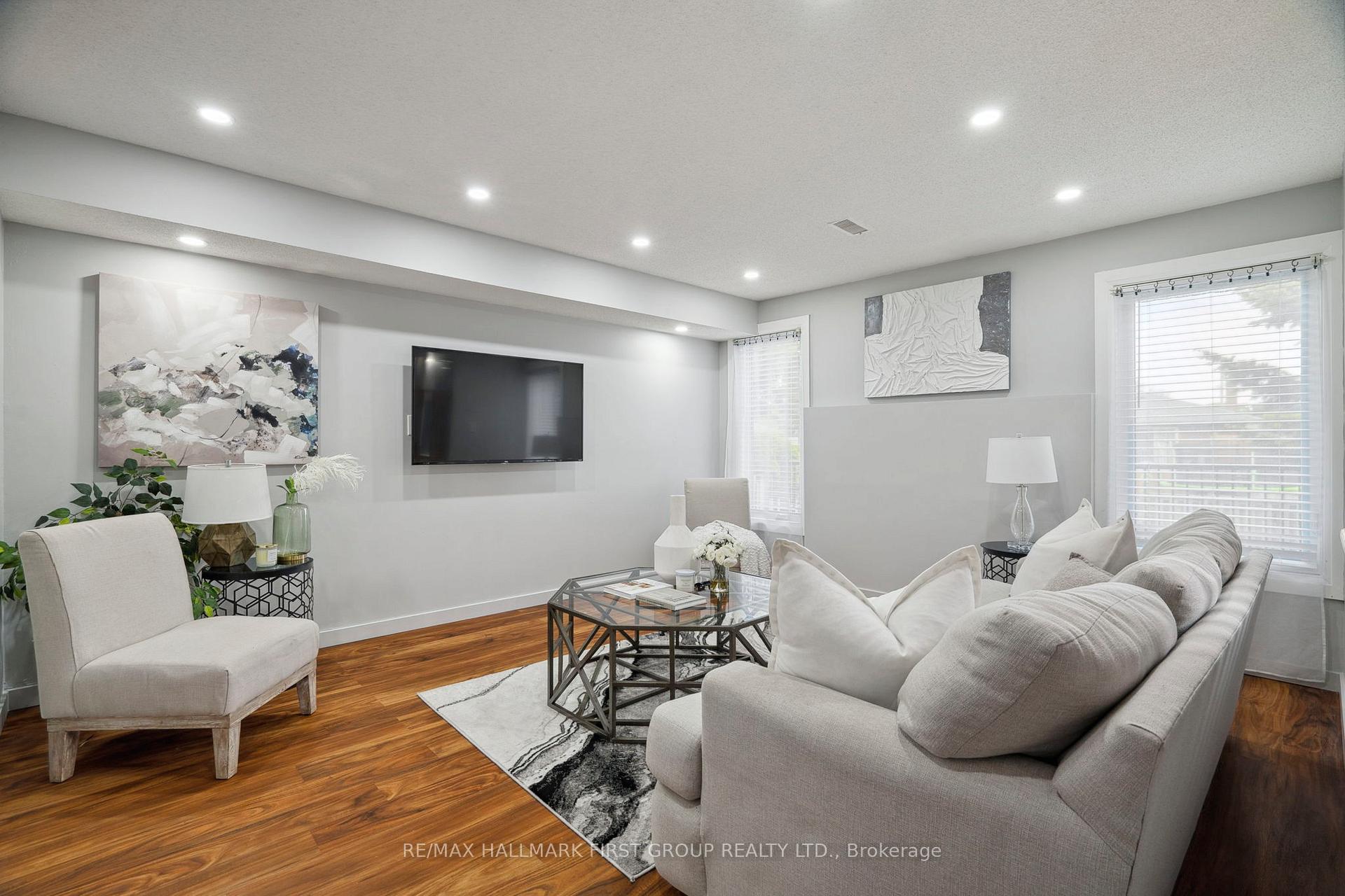 Photo 7 of 27 Evaleigh Court, Whitby, Blue Grass Meadows — HOMEH