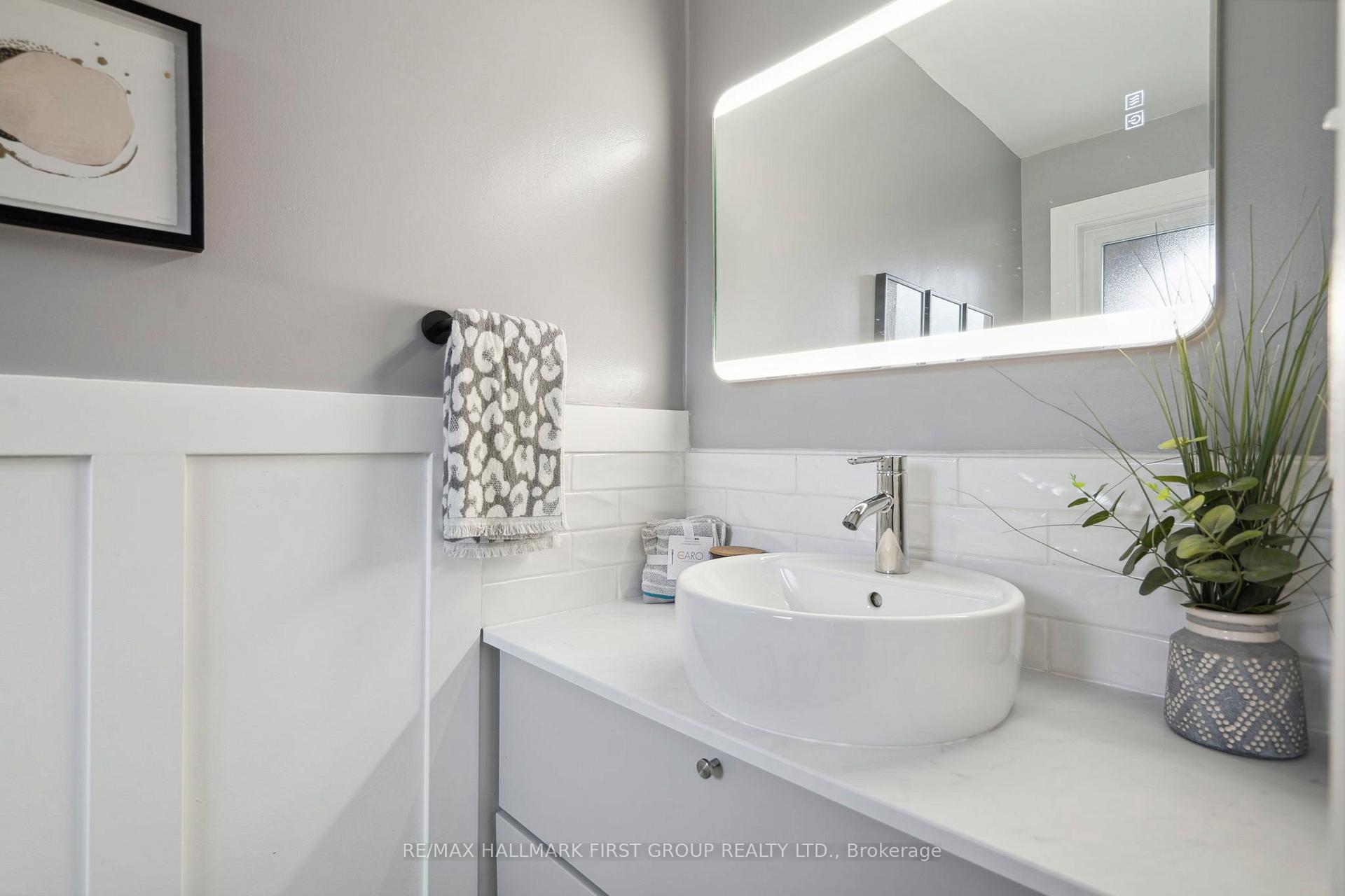 Photo 9 of 27 Evaleigh Court, Whitby, Blue Grass Meadows — HOMEH