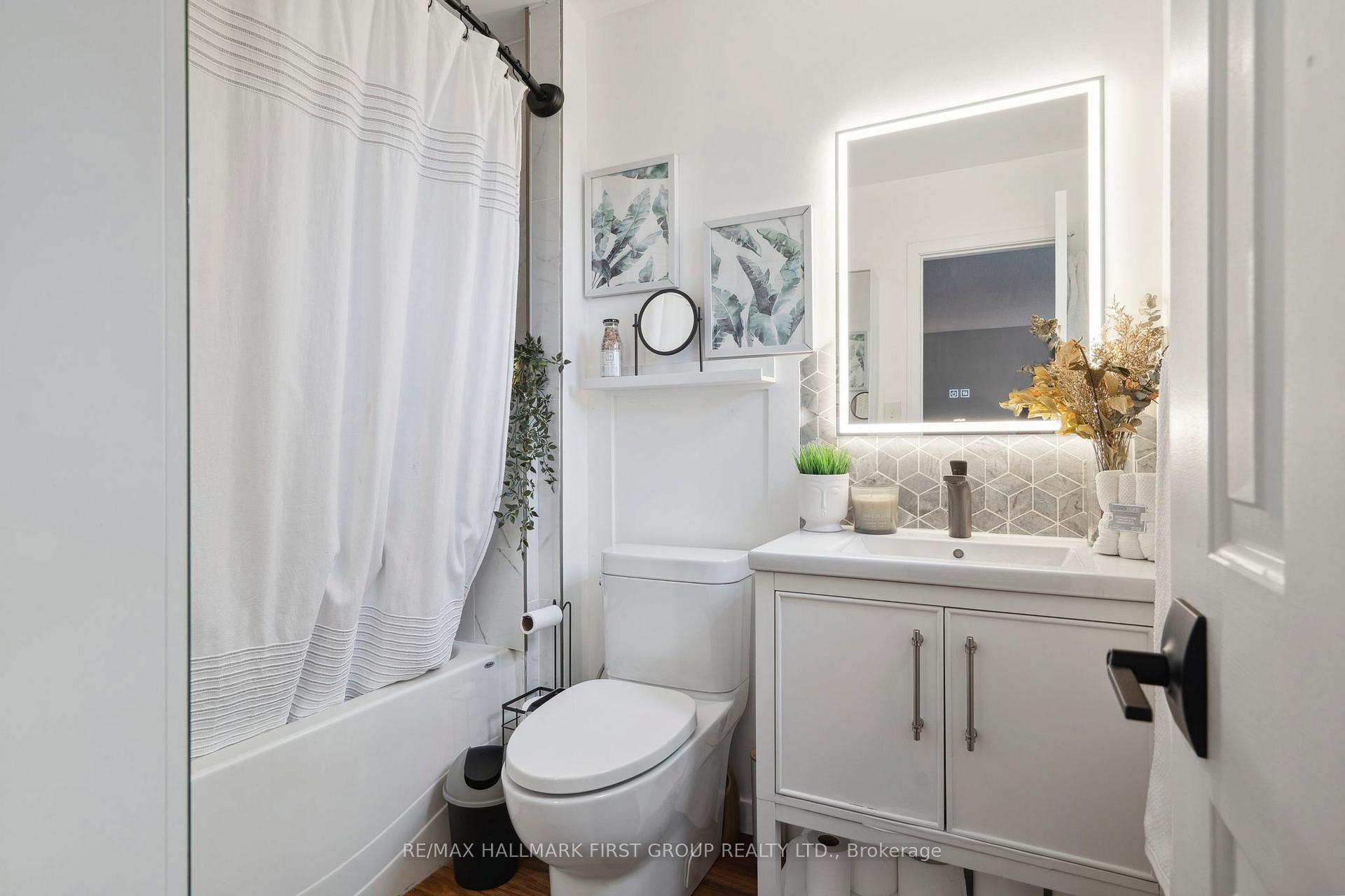 Photo 12 of 27 Evaleigh Court, Whitby, Blue Grass Meadows — HOMEH