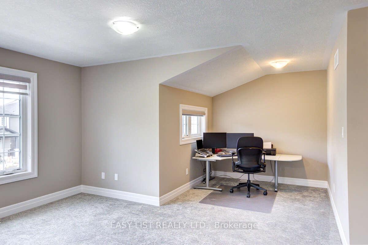 Photo 20 of 284 Chokecherry Crescent, Waterloo, Beechwood/University — HOMEH