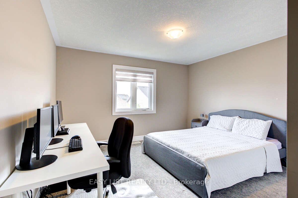 Photo 23 of 284 Chokecherry Crescent, Waterloo, Beechwood/University — HOMEH