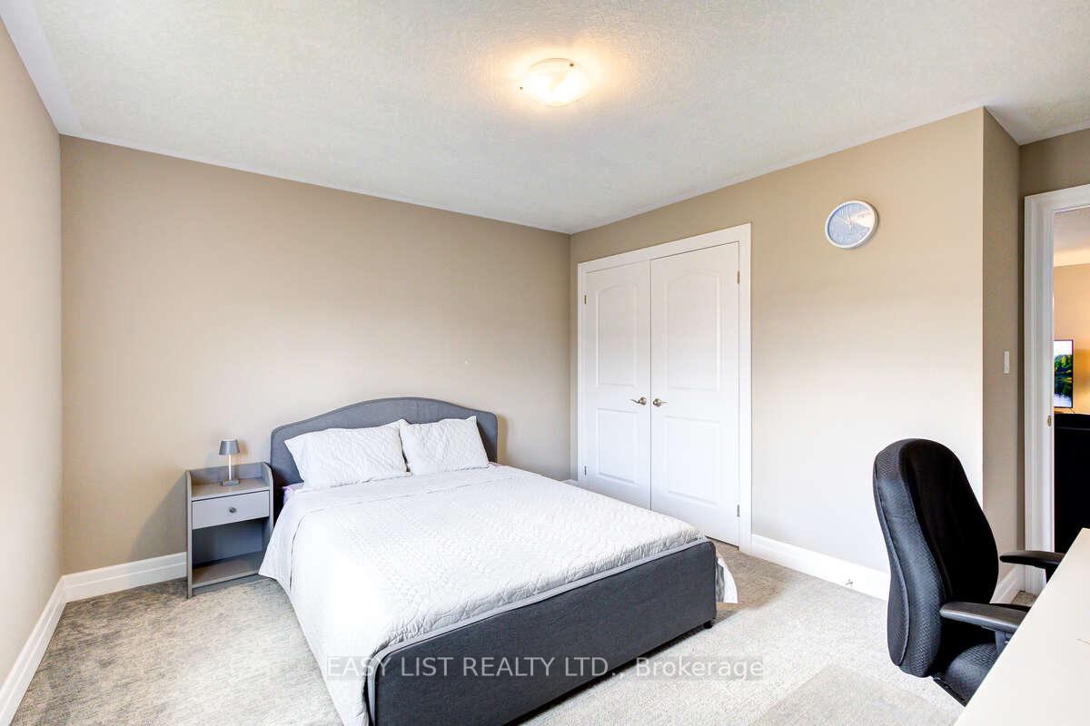 Photo 24 of 284 Chokecherry Crescent, Waterloo, Beechwood/University — HOMEH