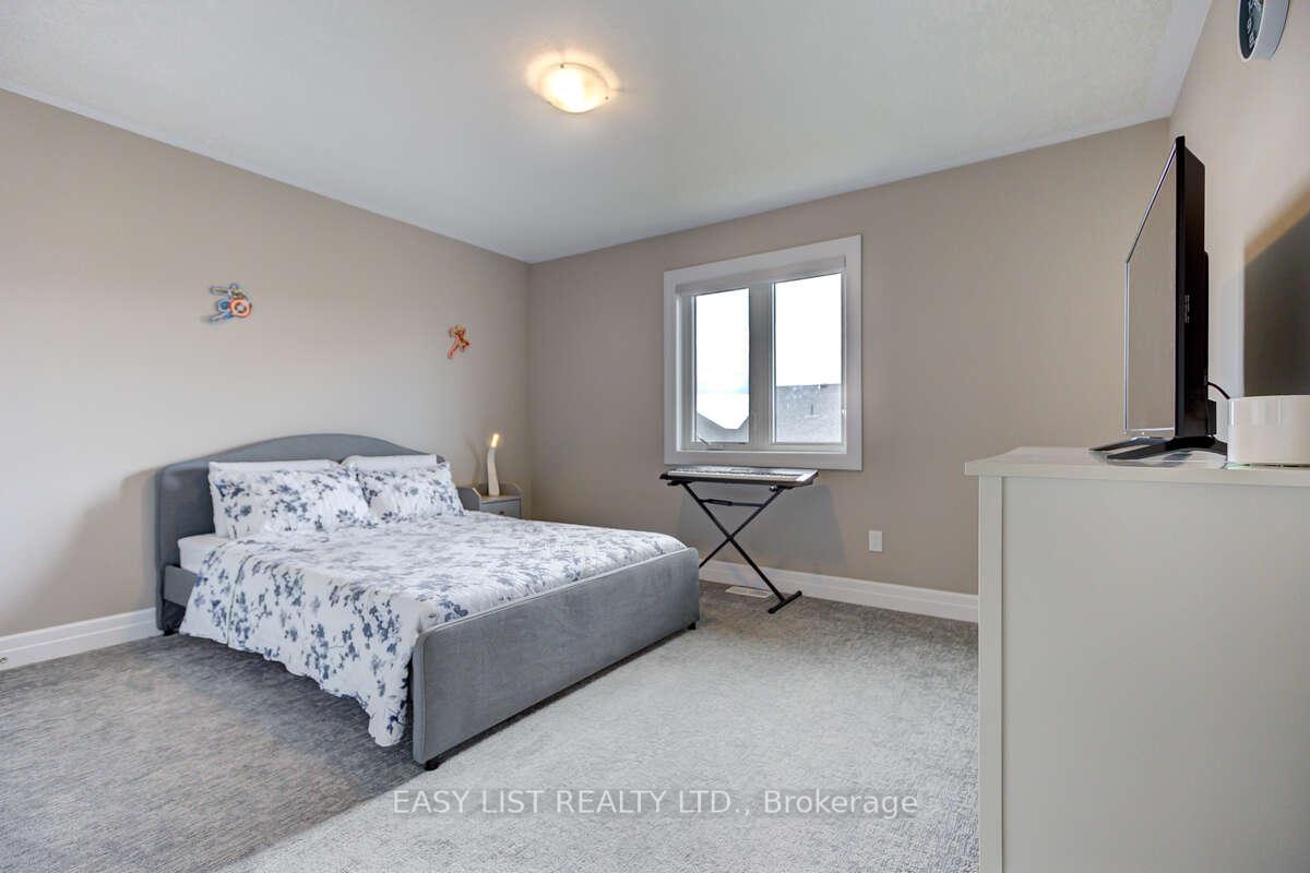 Photo 26 of 284 Chokecherry Crescent, Waterloo, Beechwood/University — HOMEH