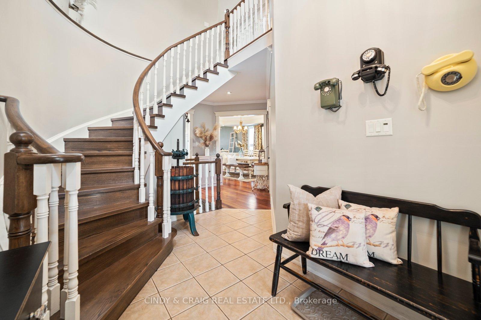 Photo 4 of 53 Mikayla Crescent, Whitby, Brooklin — HOMEH