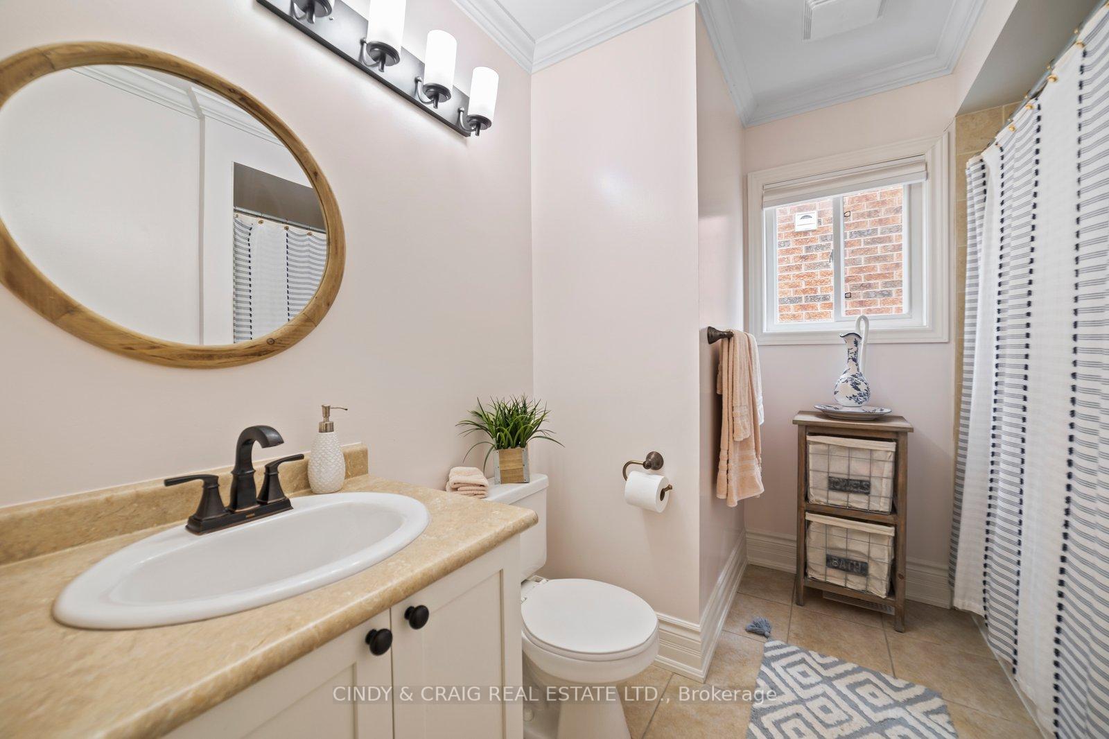 Photo 19 of 53 Mikayla Crescent, Whitby, Brooklin — HOMEH