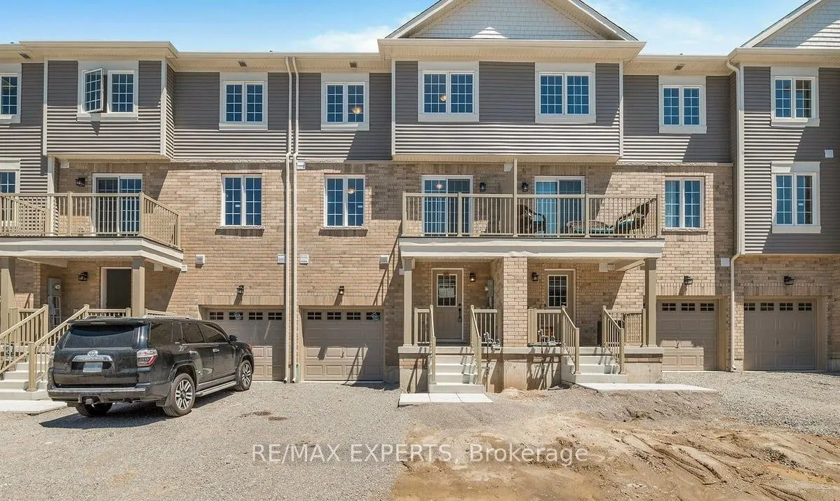 Photo 1 of 20 Silo Mews, Barrie, Rural Barrie Southeast — HOMEH