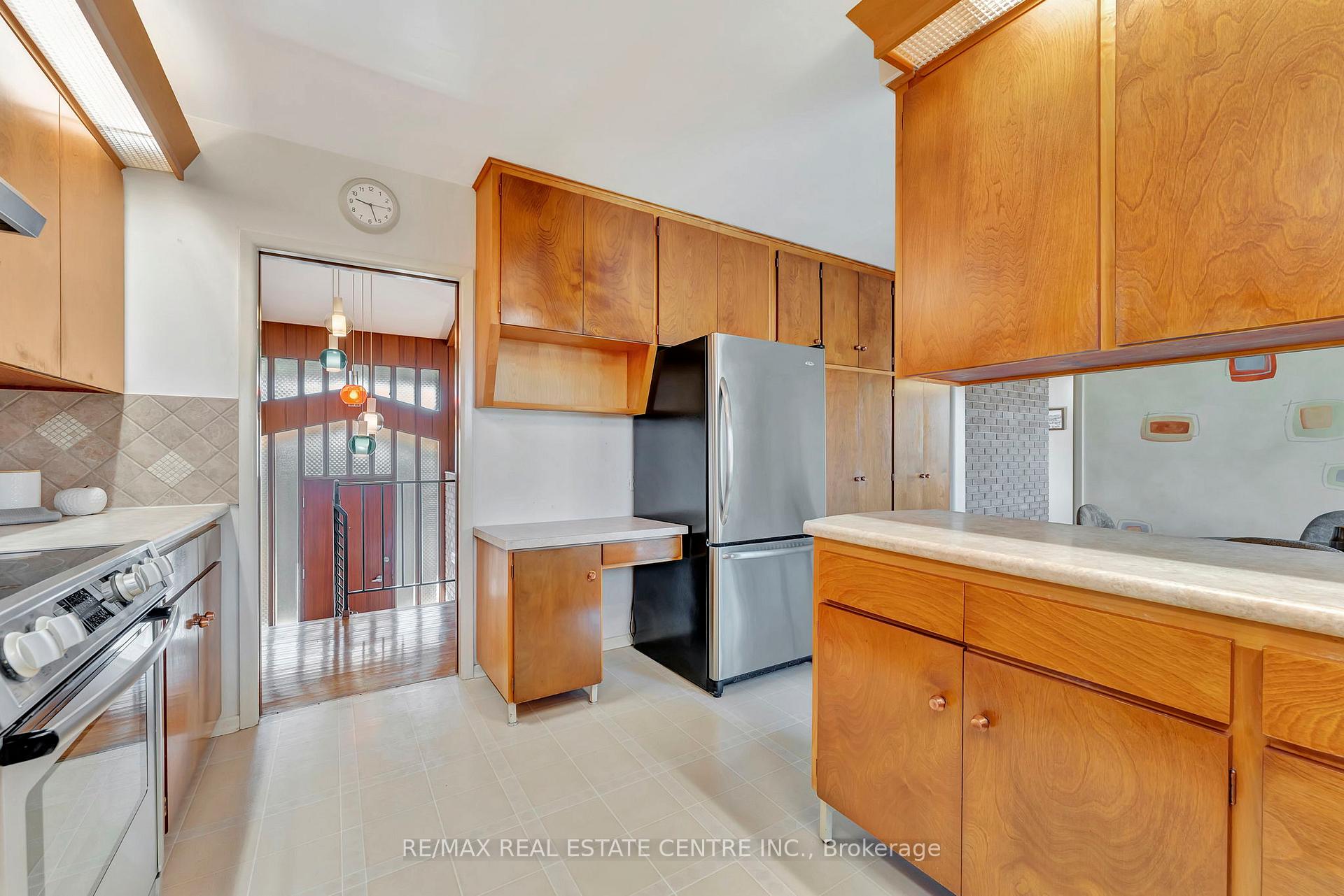 Photo 16 of 382 Arden Place, Waterloo — HOMEH