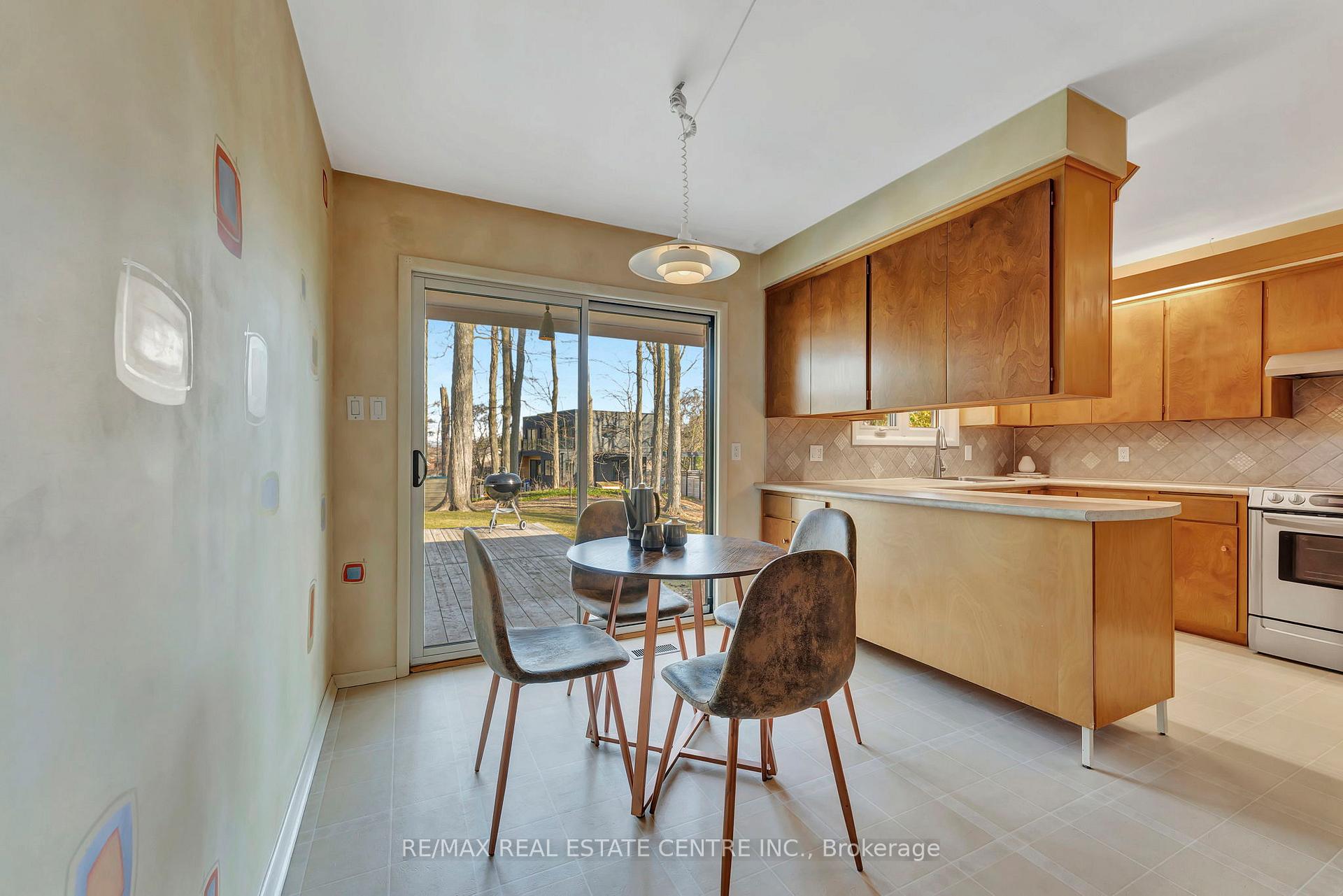 Photo 17 of 382 Arden Place, Waterloo — HOMEH