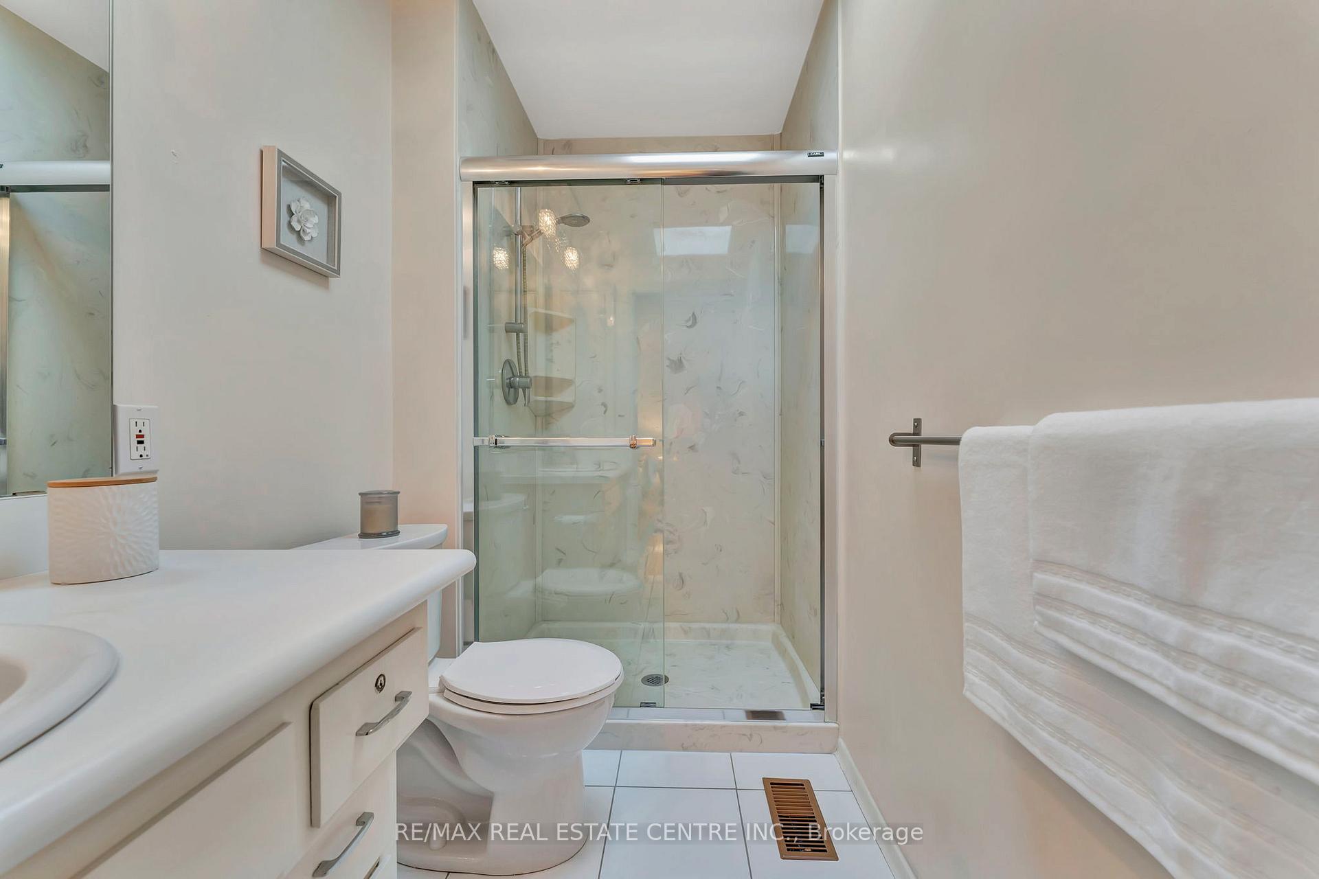 Photo 22 of 382 Arden Place, Waterloo — HOMEH