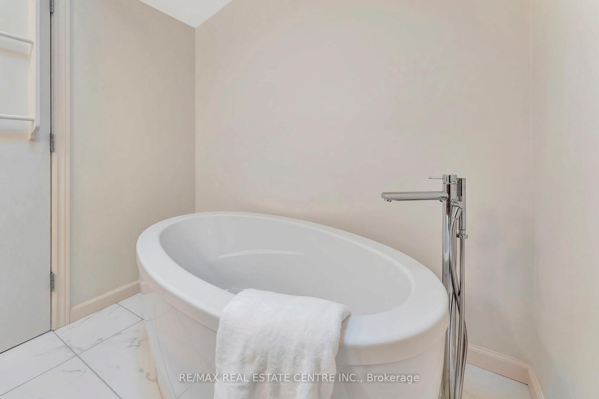 Photo 26 of 382 Arden Place, Waterloo — HOMEH