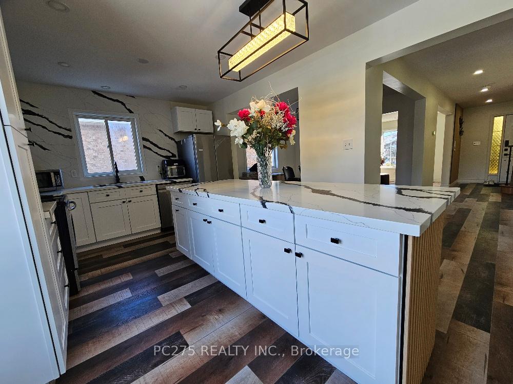 Photo 7 of 508 Barwick Crescent, Waterloo — HOMEH