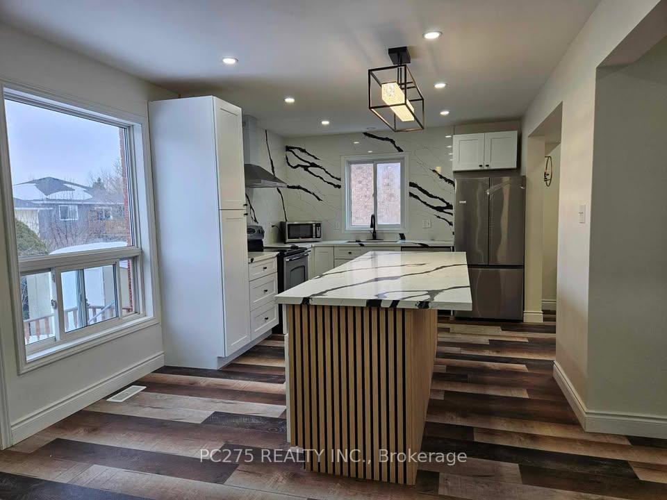 Photo 10 of 508 Barwick Crescent, Waterloo — HOMEH
