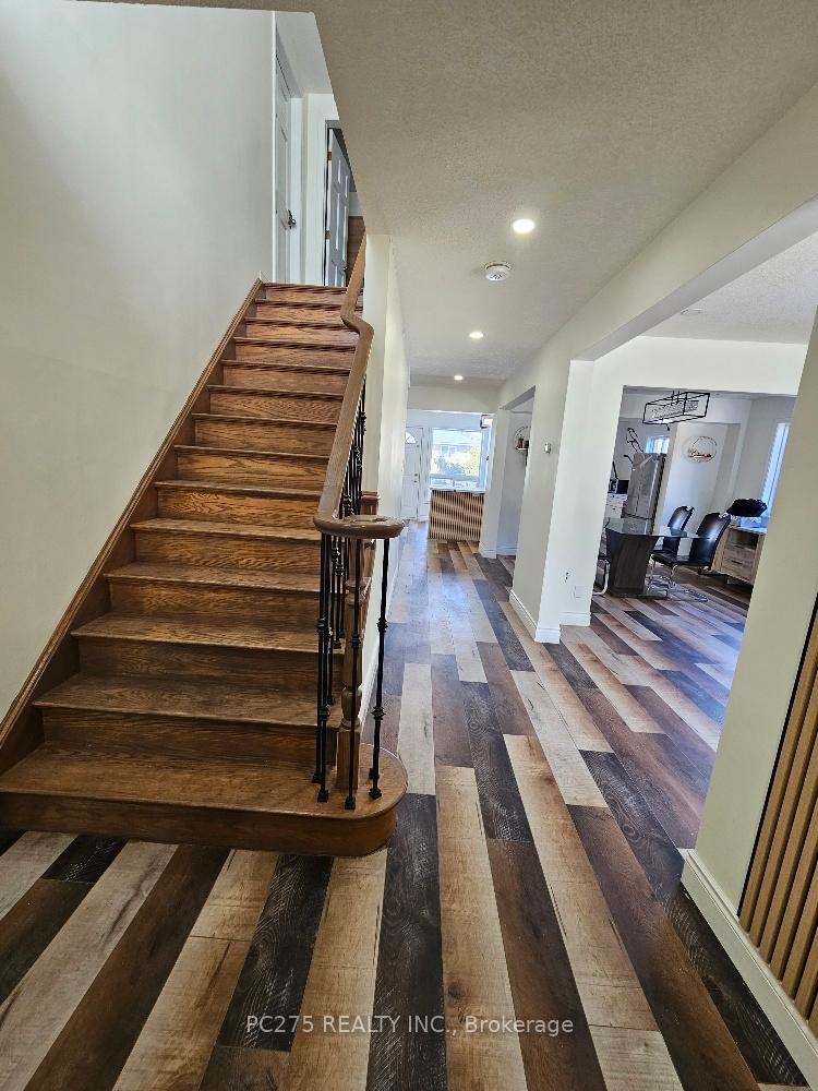 Photo 12 of 508 Barwick Crescent, Waterloo — HOMEH