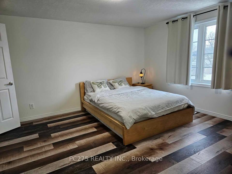 Photo 14 of 508 Barwick Crescent, Waterloo — HOMEH