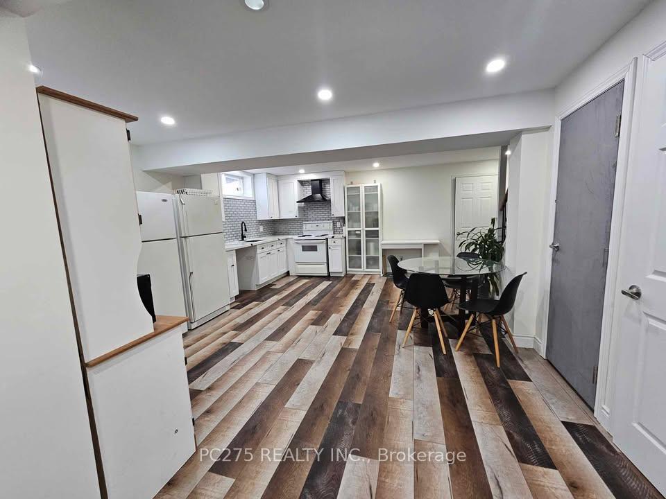 Photo 23 of 508 Barwick Crescent, Waterloo — HOMEH