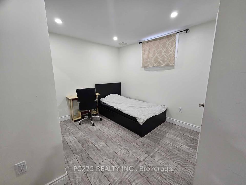 Photo 25 of 508 Barwick Crescent, Waterloo — HOMEH