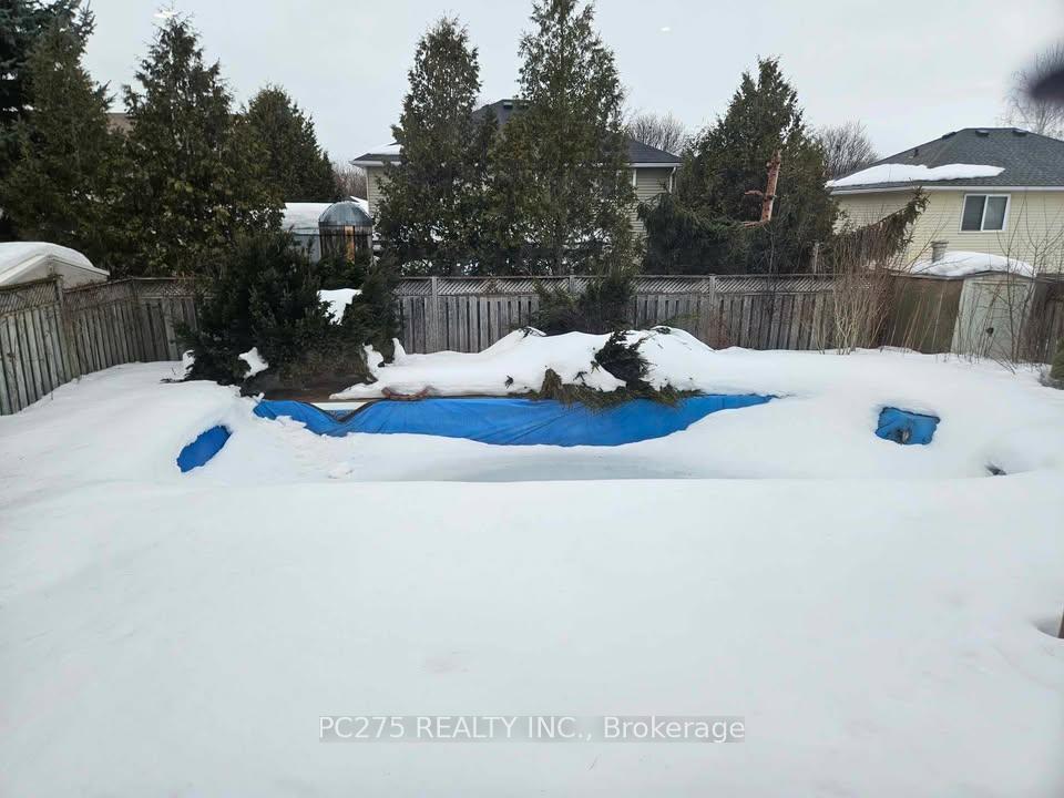 Photo 33 of 508 Barwick Crescent, Waterloo — HOMEH