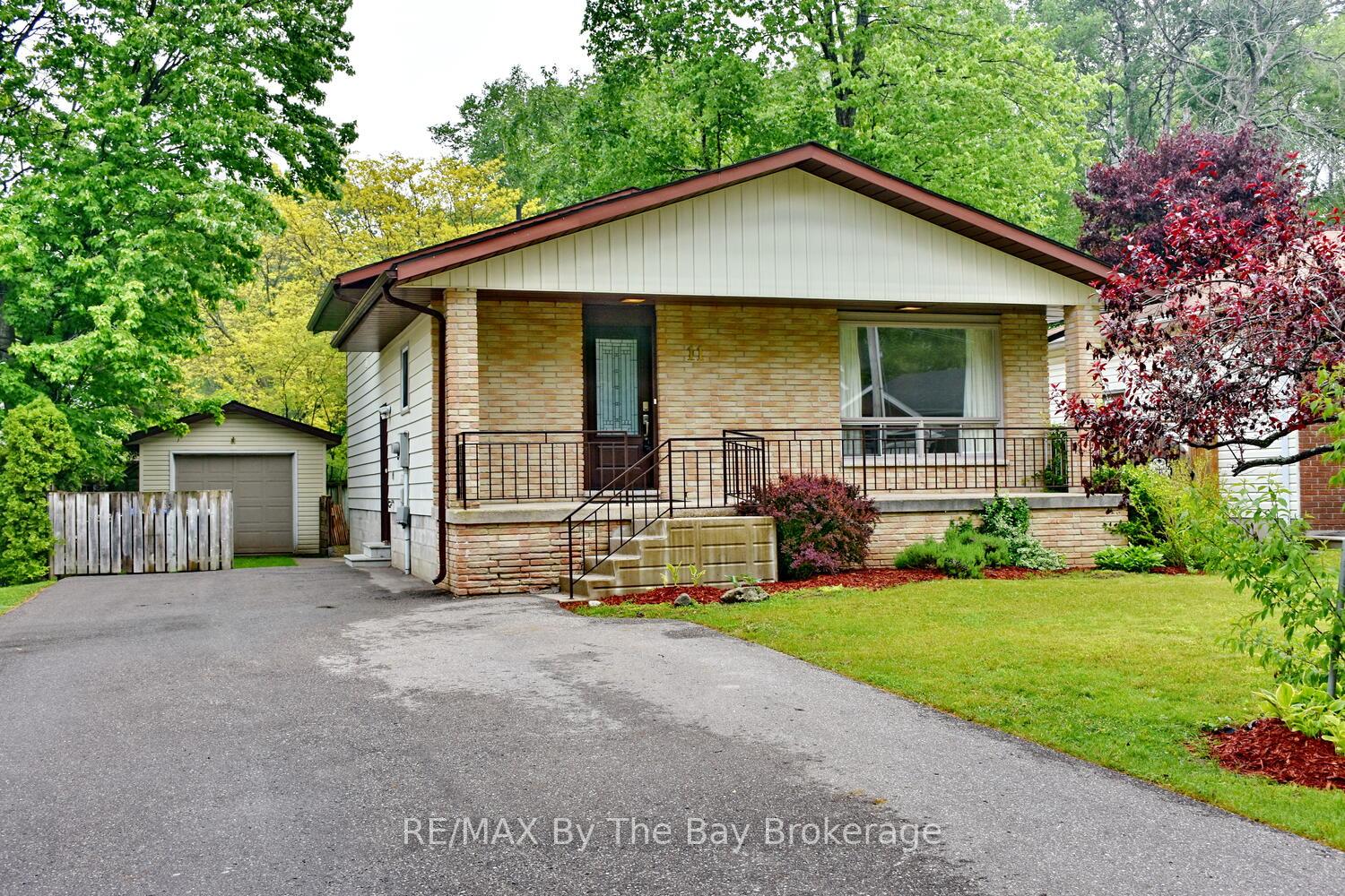 Photo 1 of 11 Caribbean Drive, Wasaga Beach — HOMEH
