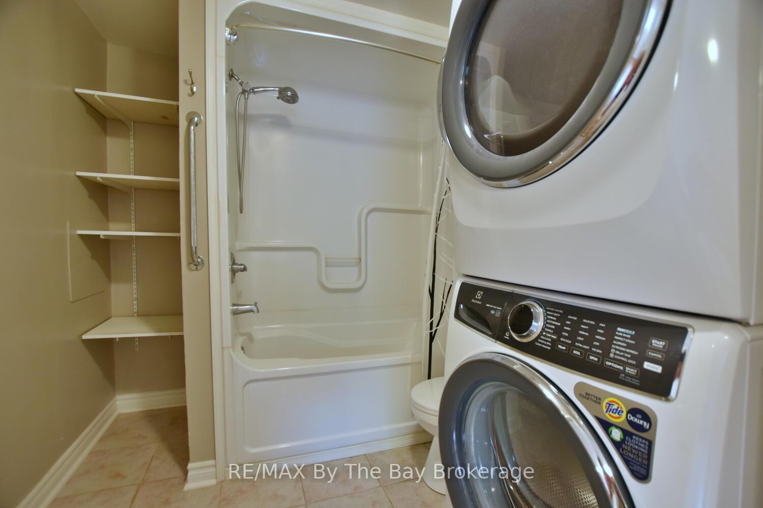Photo 11 of 11 Caribbean Drive, Wasaga Beach — HOMEH
