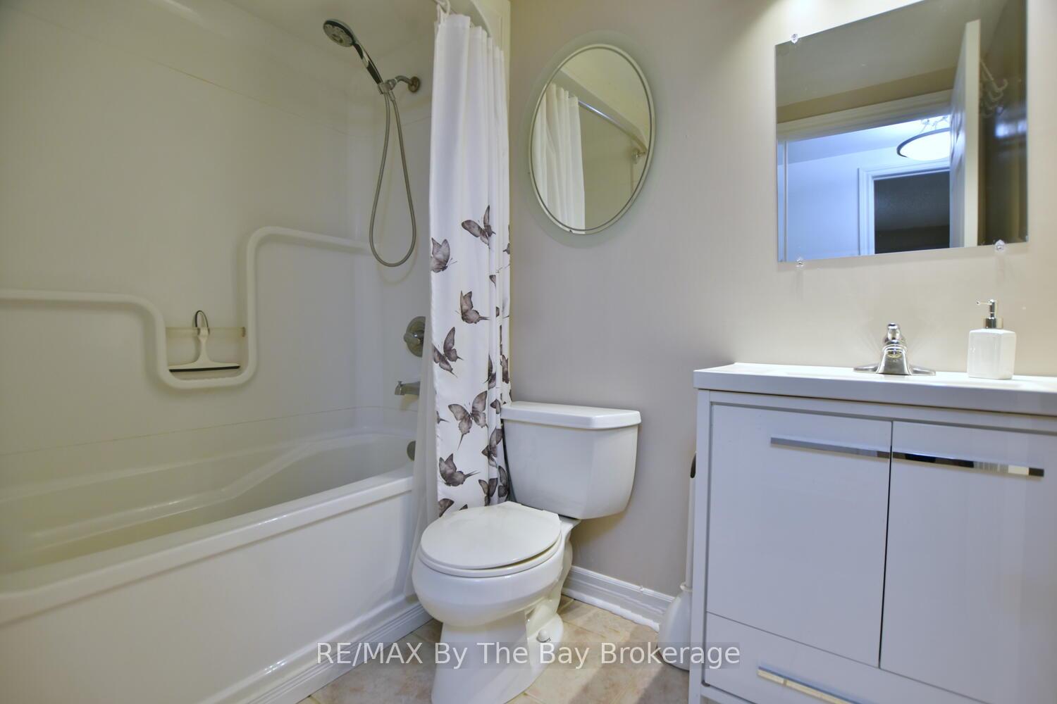 Photo 16 of 11 Caribbean Drive, Wasaga Beach — HOMEH