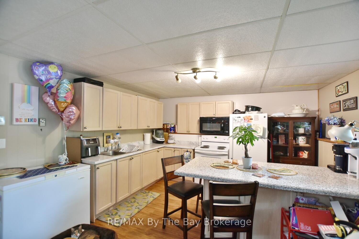 Photo 18 of 11 Caribbean Drive, Wasaga Beach — HOMEH