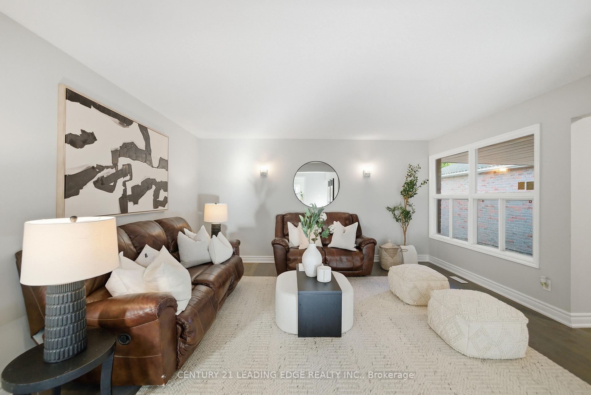 Photo 5 of 42 Harman Drive, Ajax, Central — HOMEH