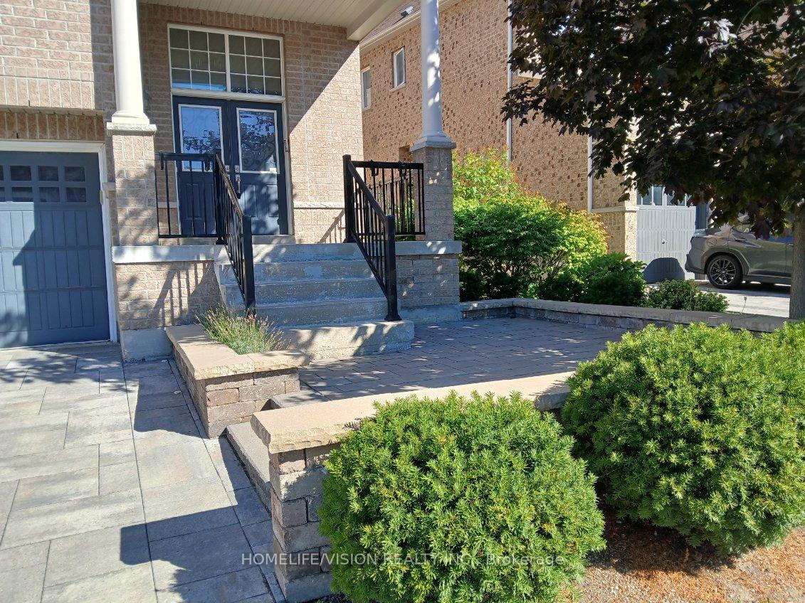 Photo 2 of 26 Ascalon Drive, Vaughan, Patterson — HOMEH