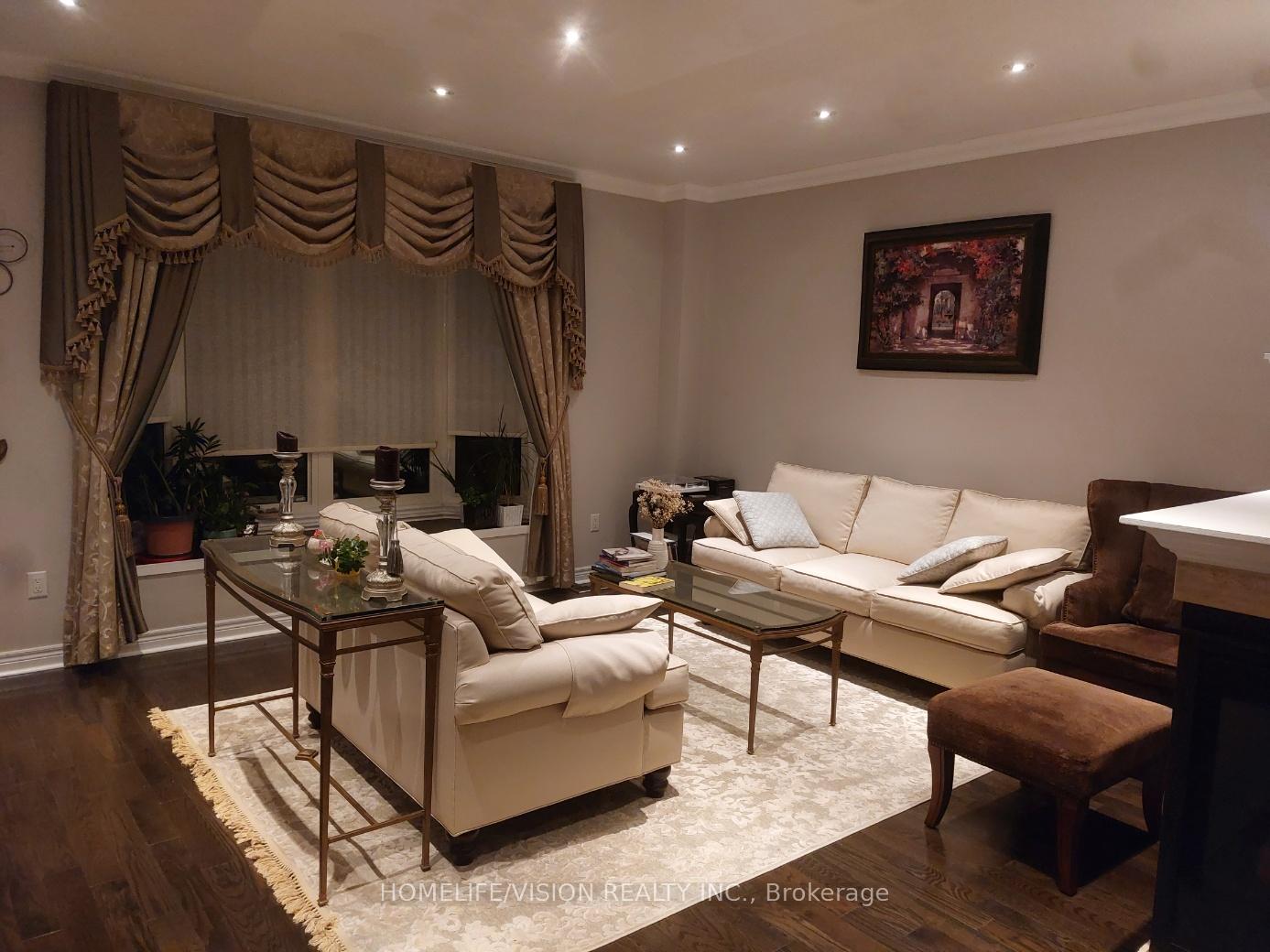 Photo 7 of 26 Ascalon Drive, Vaughan, Patterson — HOMEH