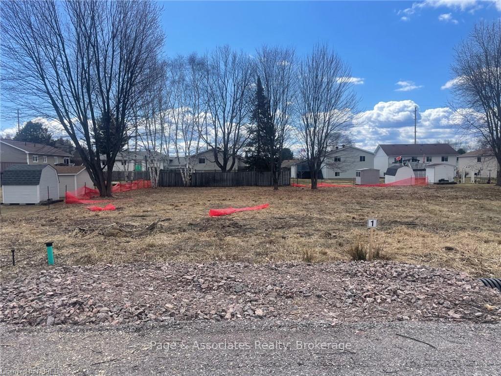 Photo 3 of 6 Moon Court, West Nipissing, Sturgeon Falls — HOMEH
