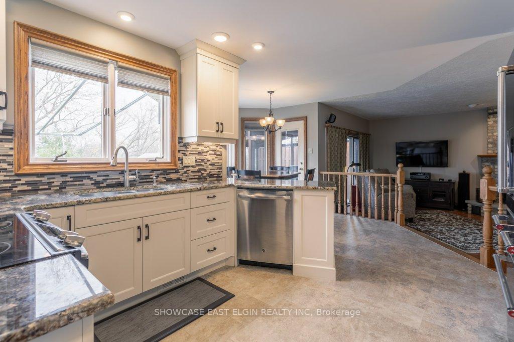 Photo 9 of 28 Sinclair Crescent, Aylmer — HOMEH